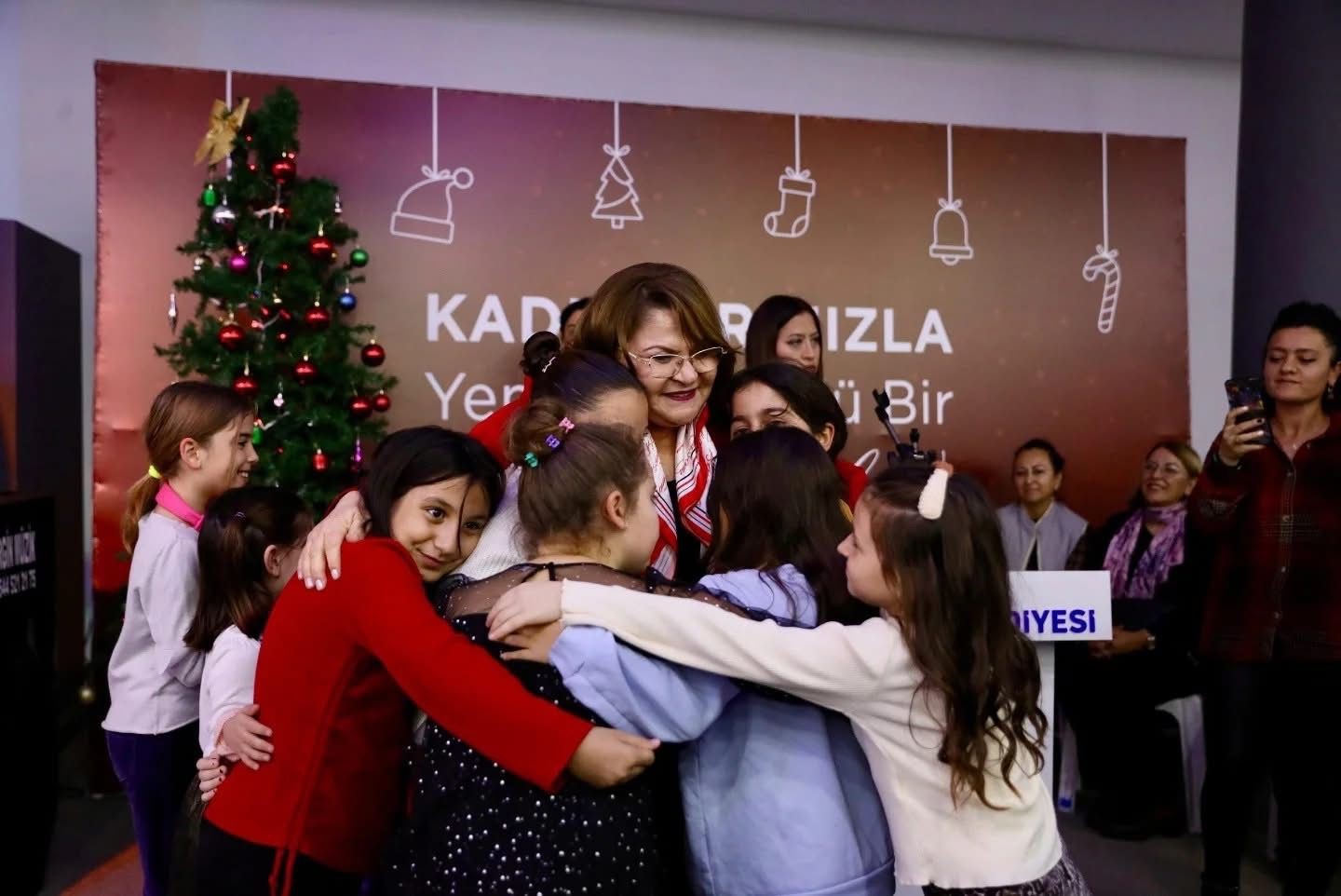 Didimli kadınlar, yeni yıla ‘merhaba’ dedi
