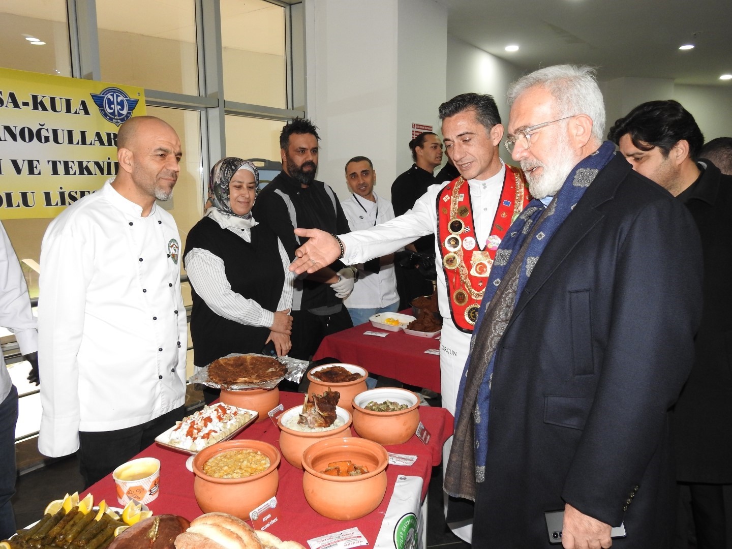 AK Parti Grup Başkanvekili Yenişehirlioğlu, Öğretmen Akademisinde
