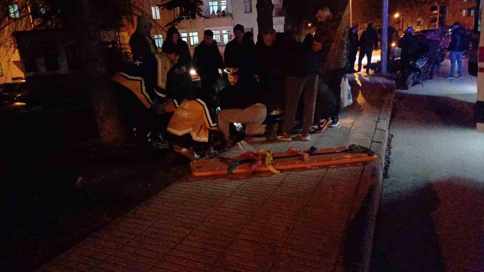 Çorum’da motosiklet ile hafif ticari araç çarpıştı: 2 yaralı
