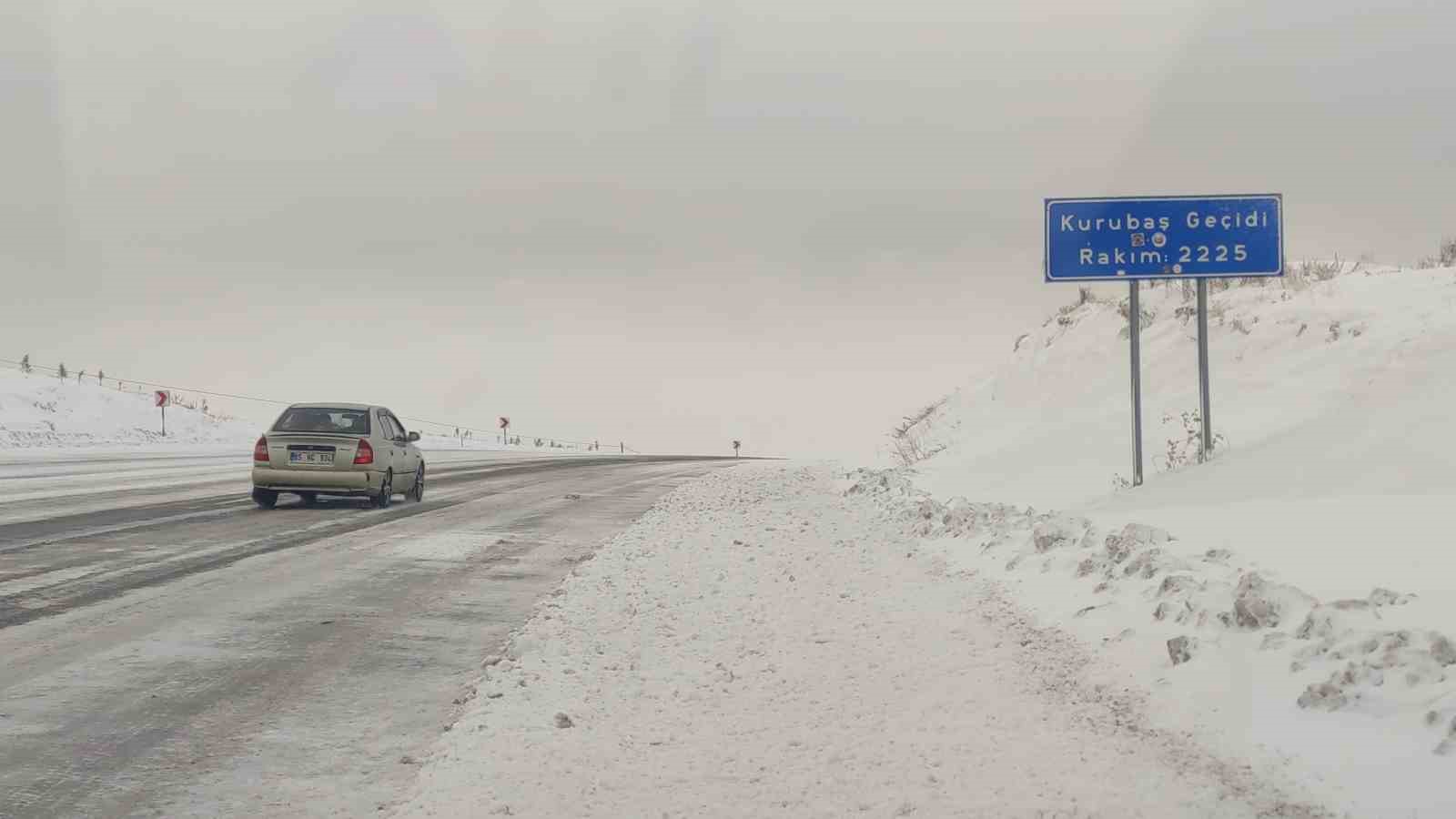 Kurubaş Geçidi ulaşıma açıldı
