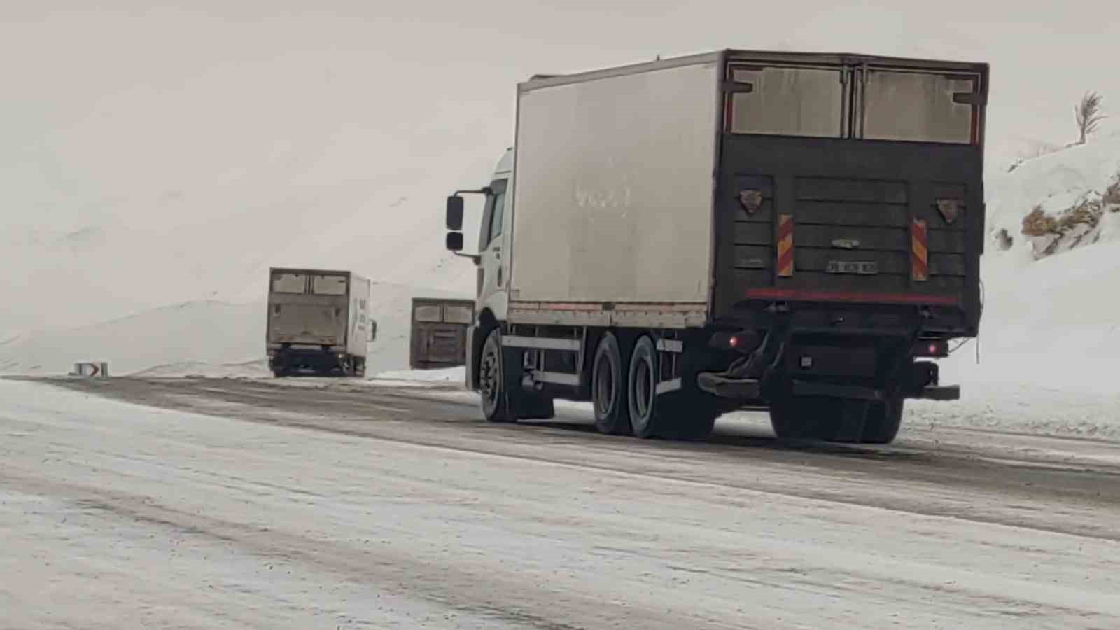 Kurubaş Geçidi ulaşıma açıldı
