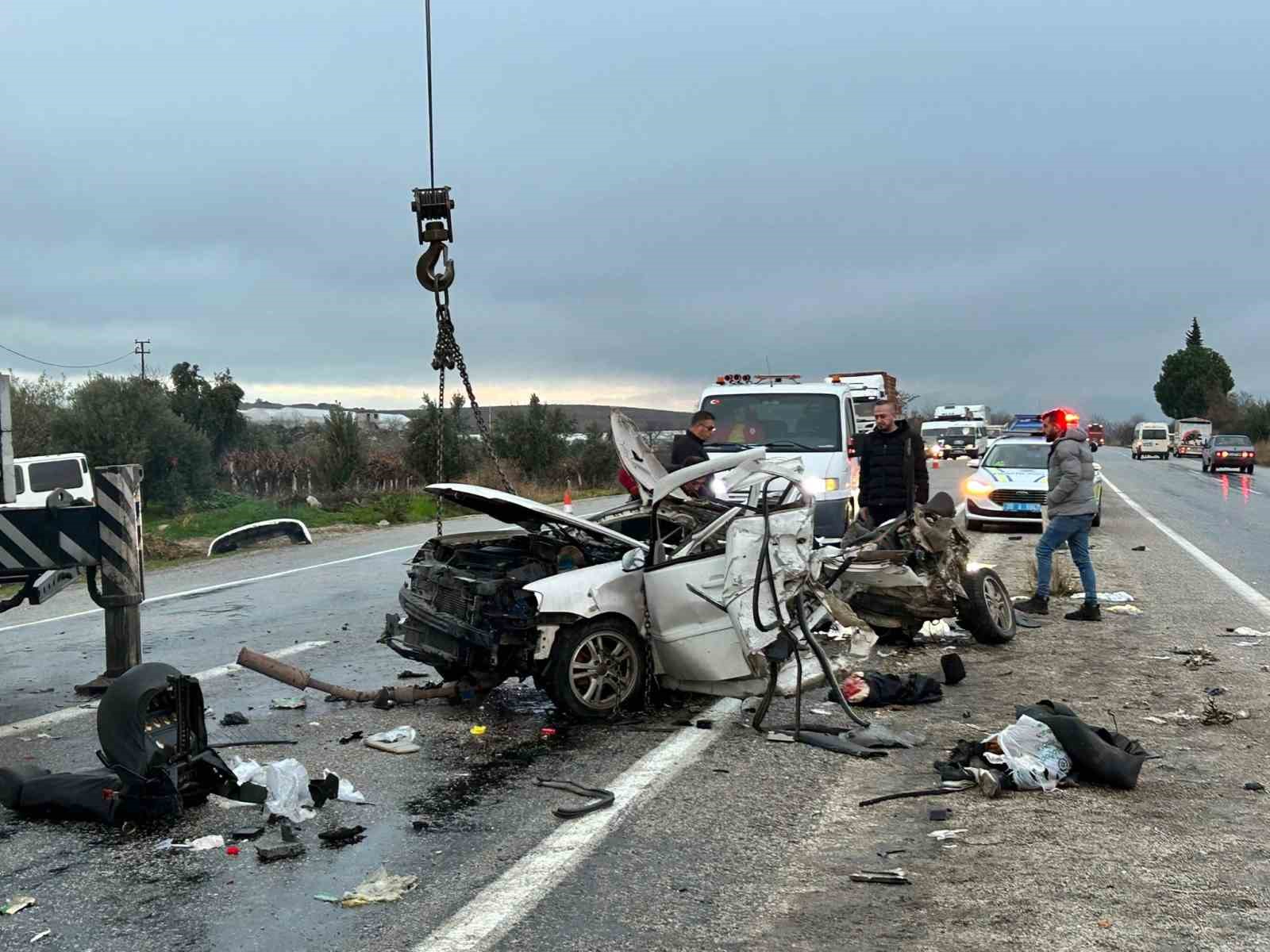 Düğün yolundaki facia gibi kazada bir aile yok oldu: 3 ölü, 3 yaralı
