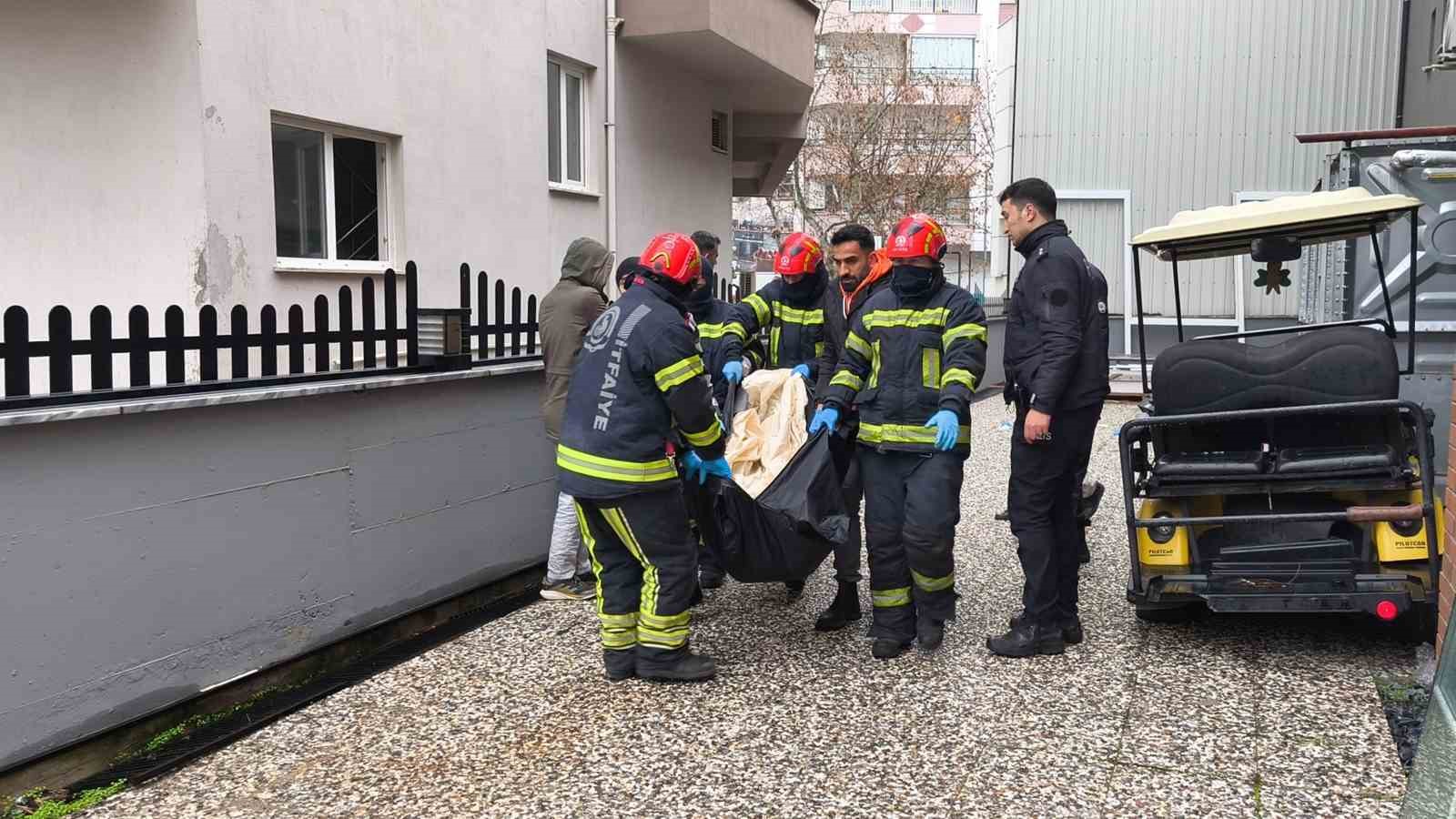 Denizli’de 6. kattan kendisini aşağıya bırakan genç hayatını kaybetti
