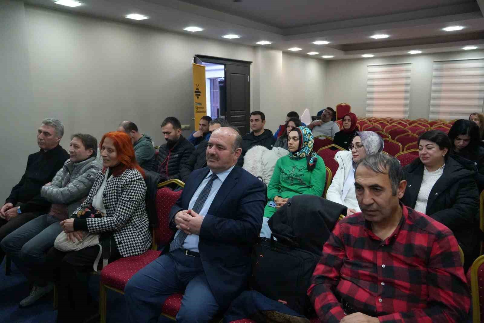 Erzurum’da “Öğretmen Akademileri” buluşmaları sürüyor
