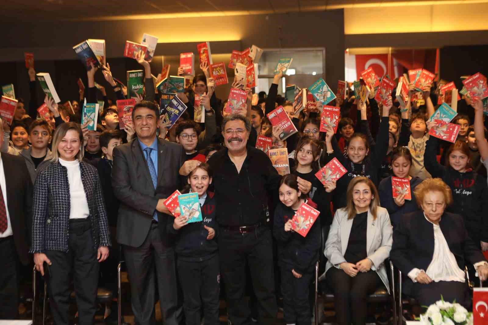 Gaziantep Kolej Vakfı Ahmet Ümit’i ağırladı
