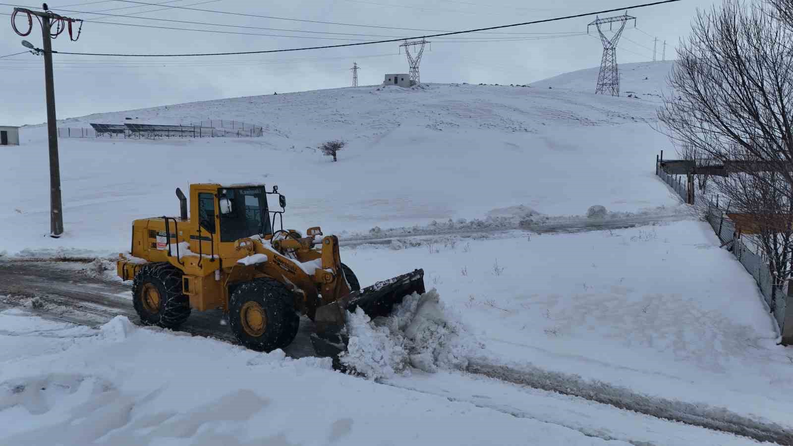 Bitlis’te 107 köy yolu ulaşıma açıldı
