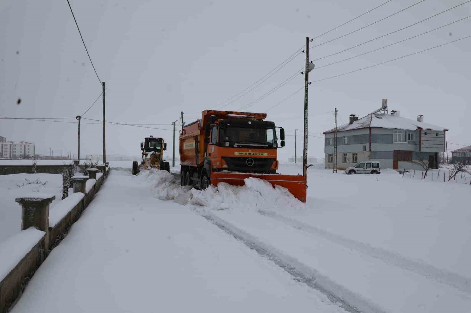 Bitlis’te 107 köy yolu ulaşıma açıldı
