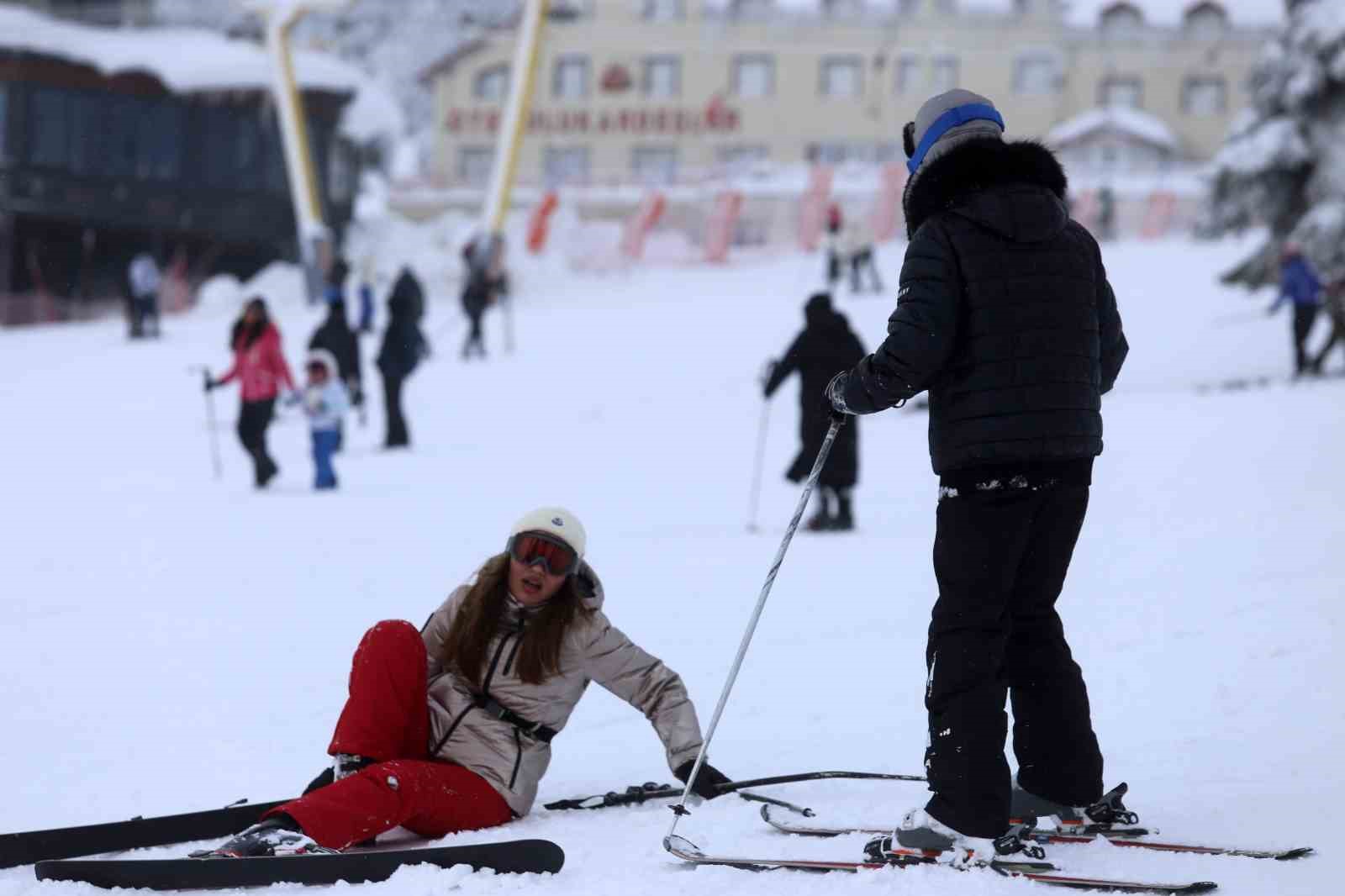 Yılbaşı öncesi Uludağ’da pistler doldu taştı
