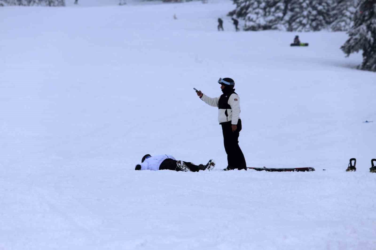 Yılbaşı öncesi Uludağ’da pistler doldu taştı
