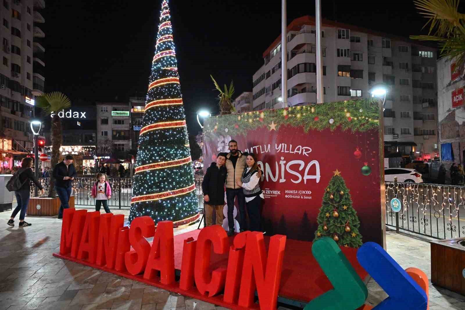 Manisa ışıl ışıl caddeleriyle yeni yıla hazır
