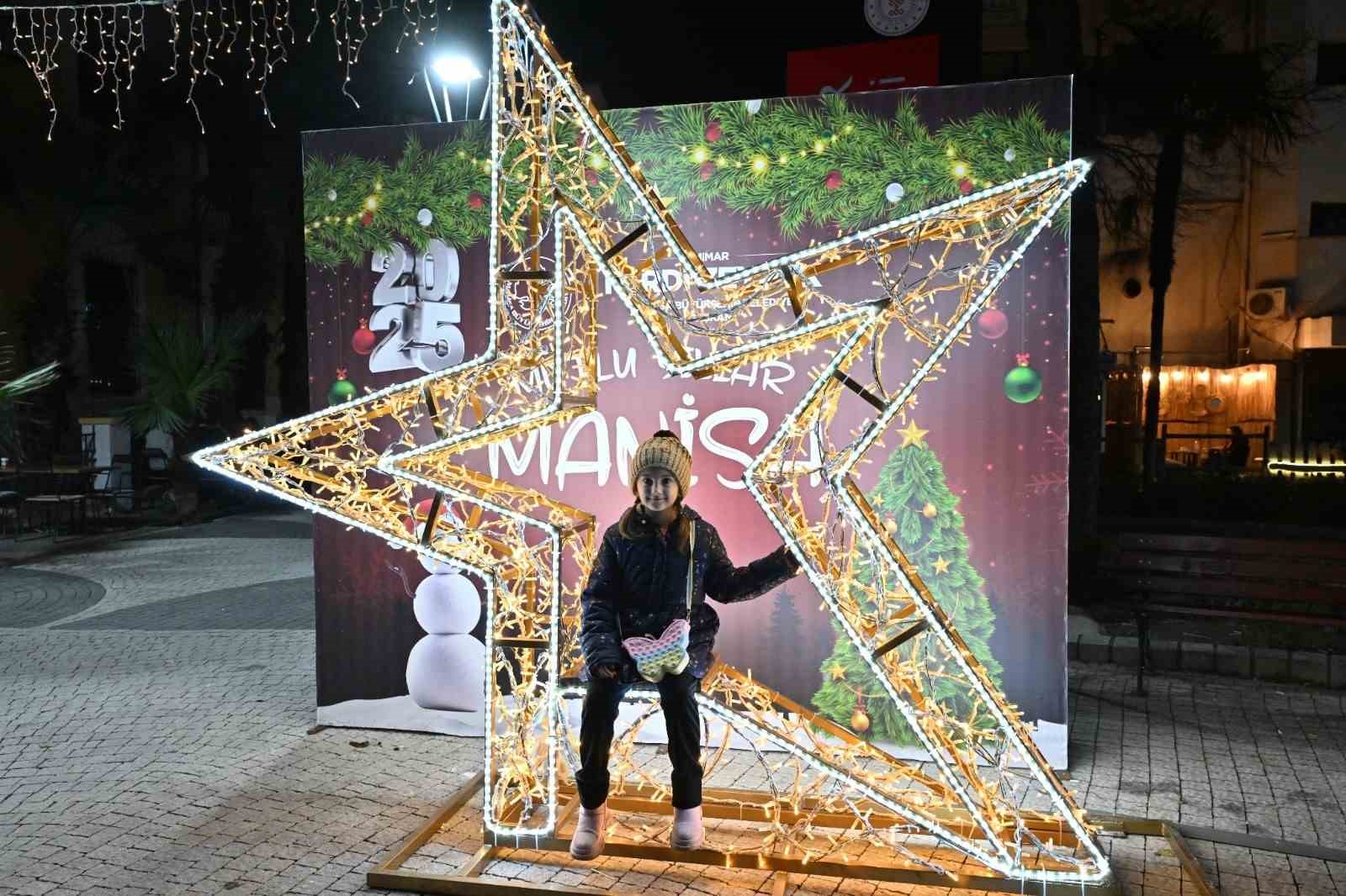 Manisa ışıl ışıl caddeleriyle yeni yıla hazır
