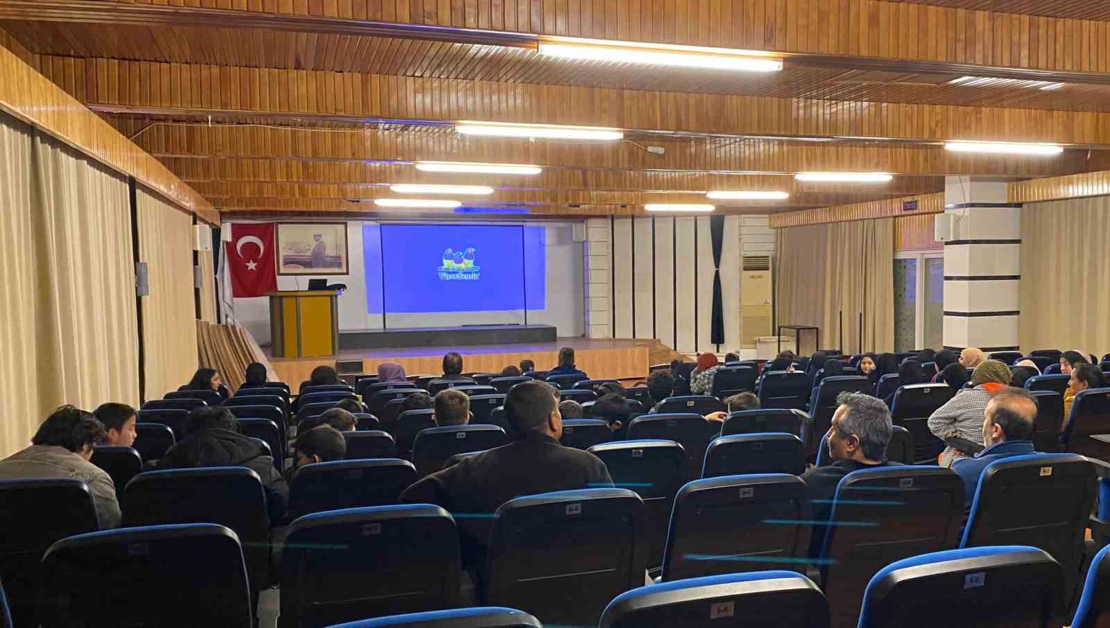 Bozyazı’da öğrencilere Mehmet Akif Ersoy’un hayatı anlatıldı
