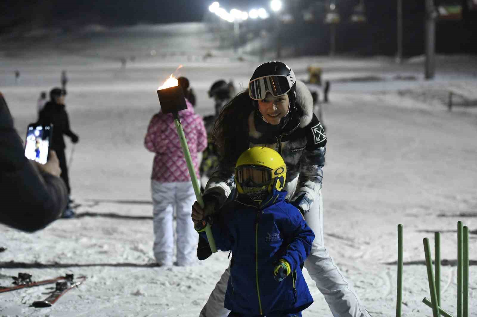 Erciyes’te gece kayağı başladı
