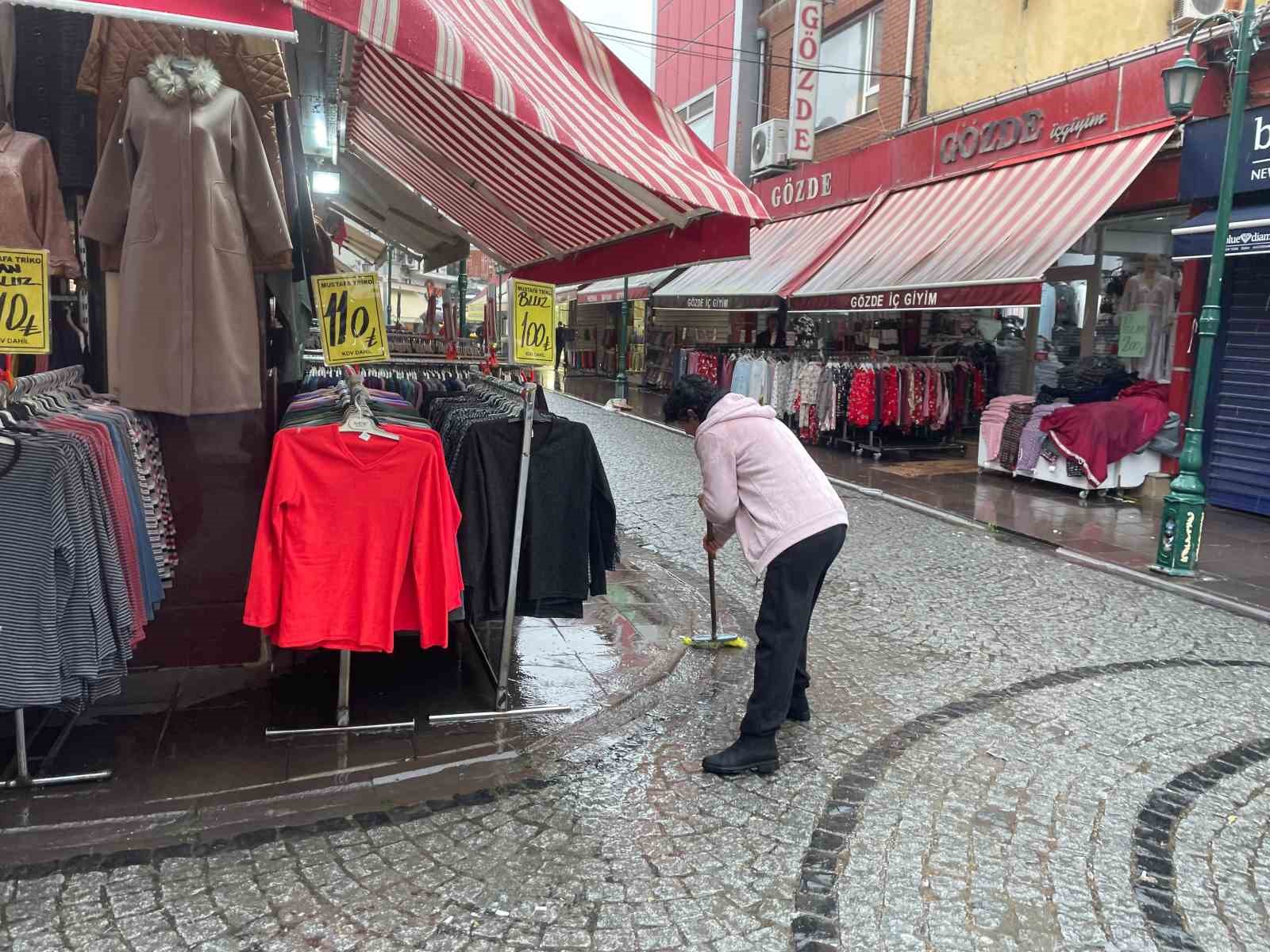 Eskişehir’de yağmur kent merkezinde yoğunluğu azalttı
