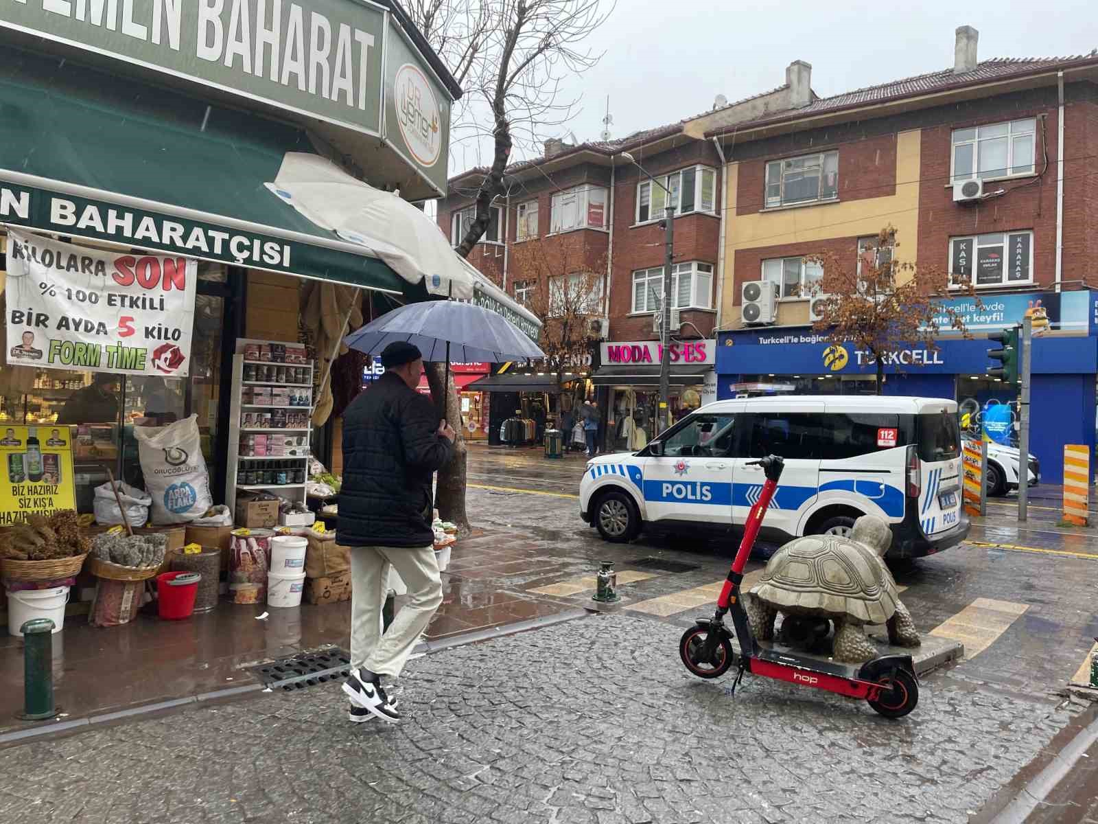 Eskişehir’de yağmur kent merkezinde yoğunluğu azalttı
