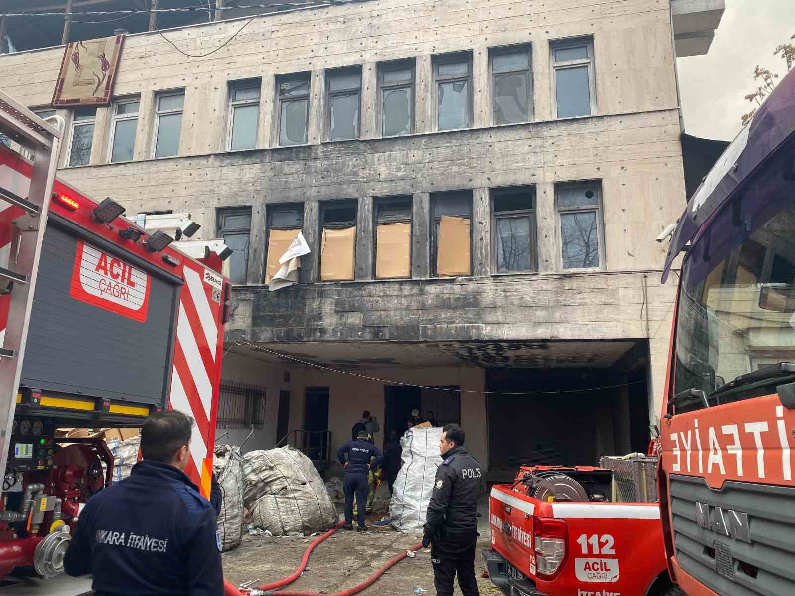 Ankara’da atık fabrikasında yangın: İtfaiye ekipleri müdahale ediyor
