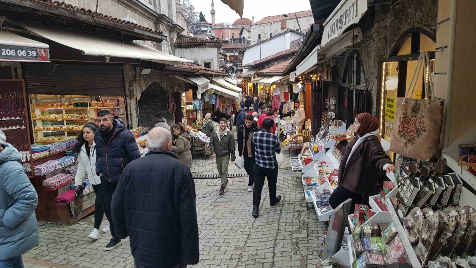 UNESCO kenti Safranbolu yılbaşı panayırıyla hareketlendi
