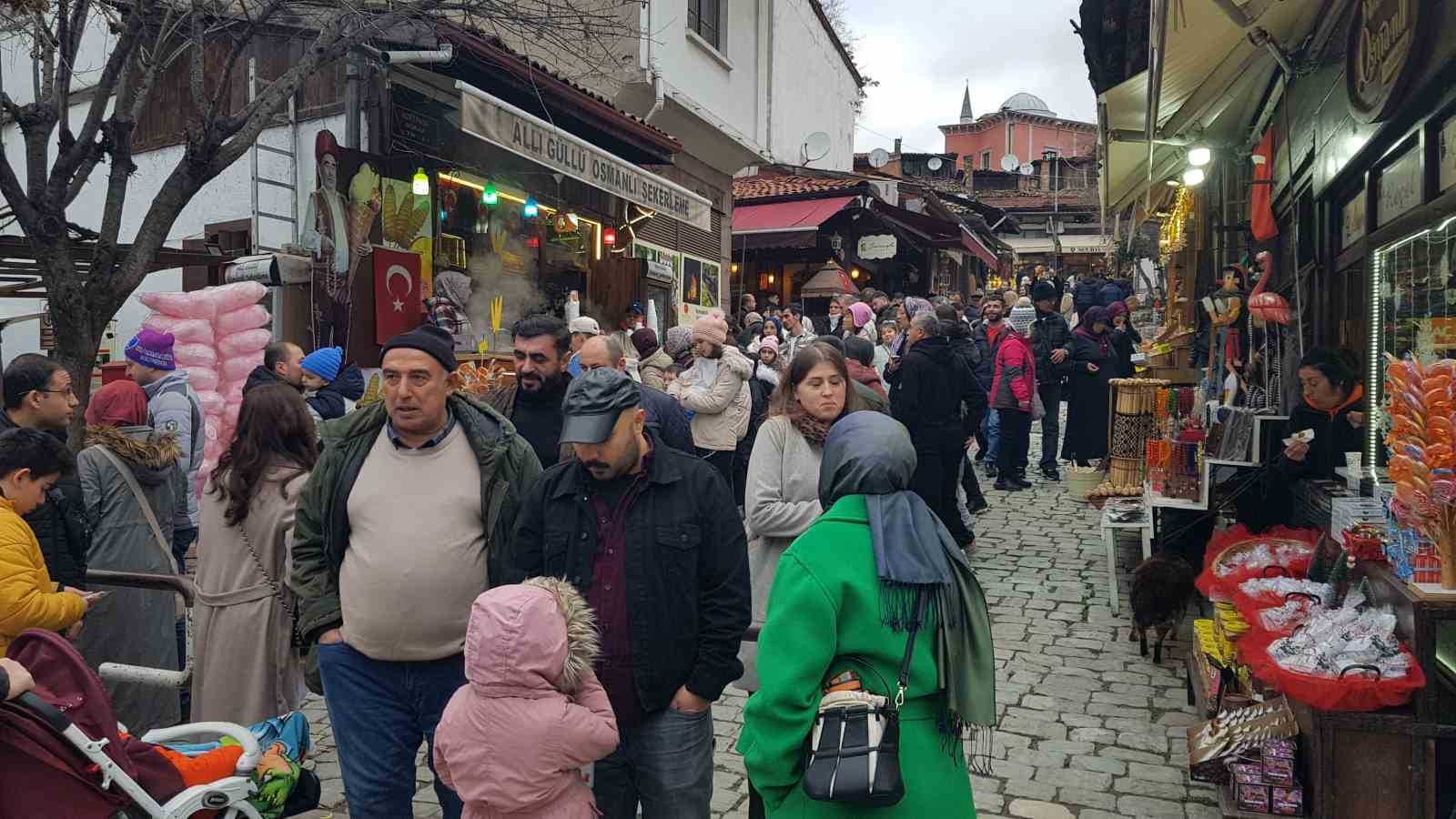 UNESCO kenti Safranbolu yılbaşı panayırıyla hareketlendi
