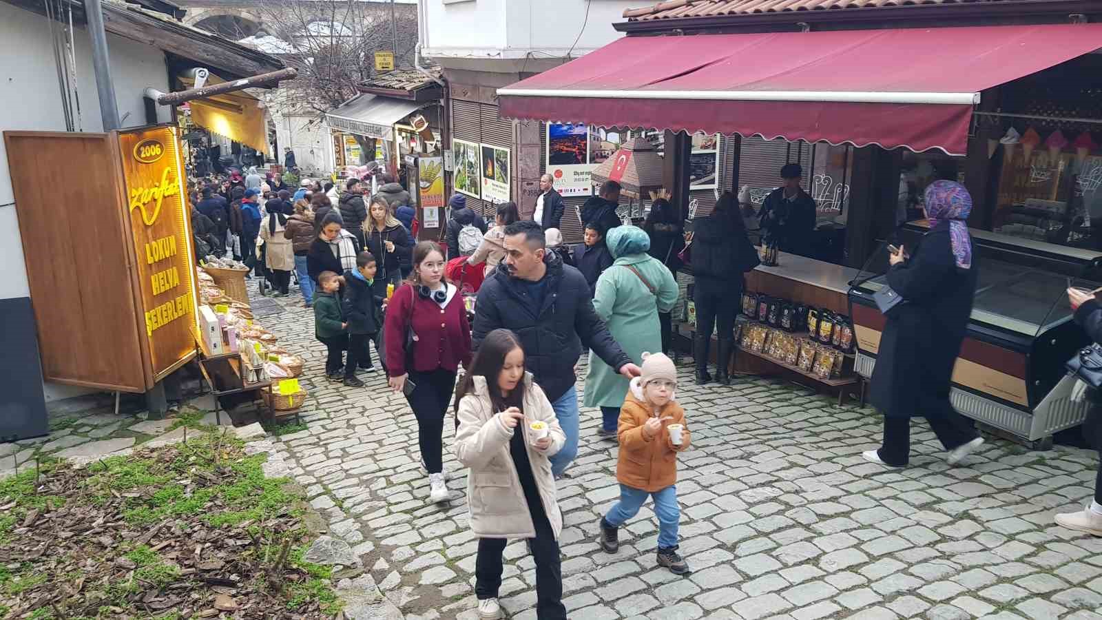 UNESCO kenti Safranbolu yılbaşı panayırıyla hareketlendi
