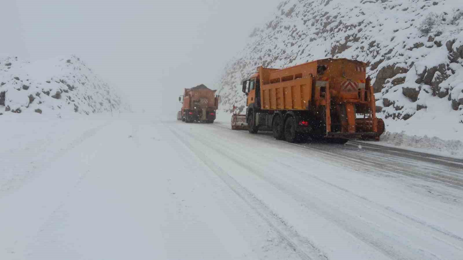 Alacabel’de kar yağışı yeniden etkisini göstermeye başladı
