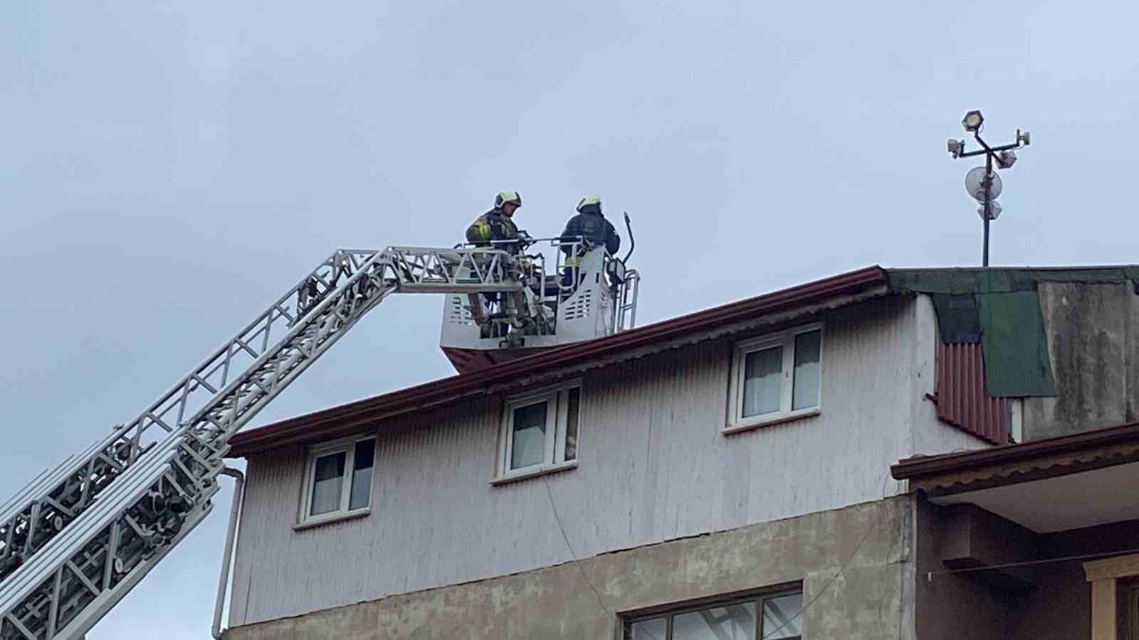 Bacadan yükselen dumanlar itfaiyeyi harekete geçirdi
