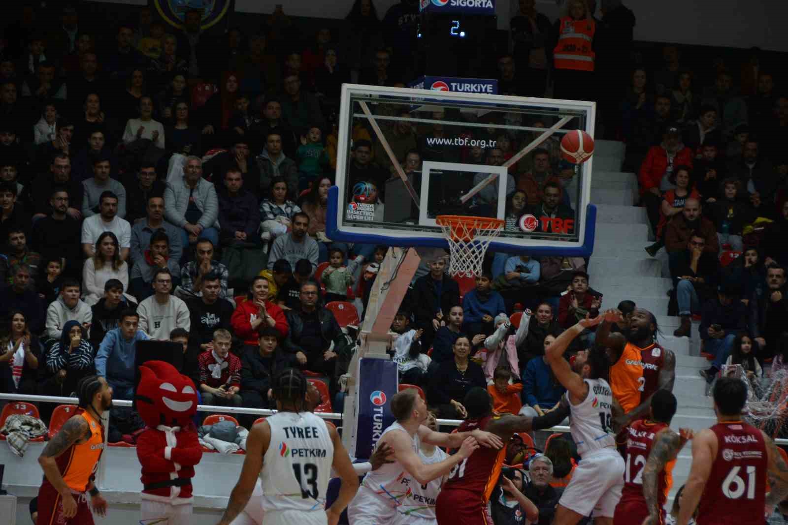 Türkiye Sigorta Basketbol Süper Ligi: Aliağa Petkimspor: 77 - Galatasaray: 94
