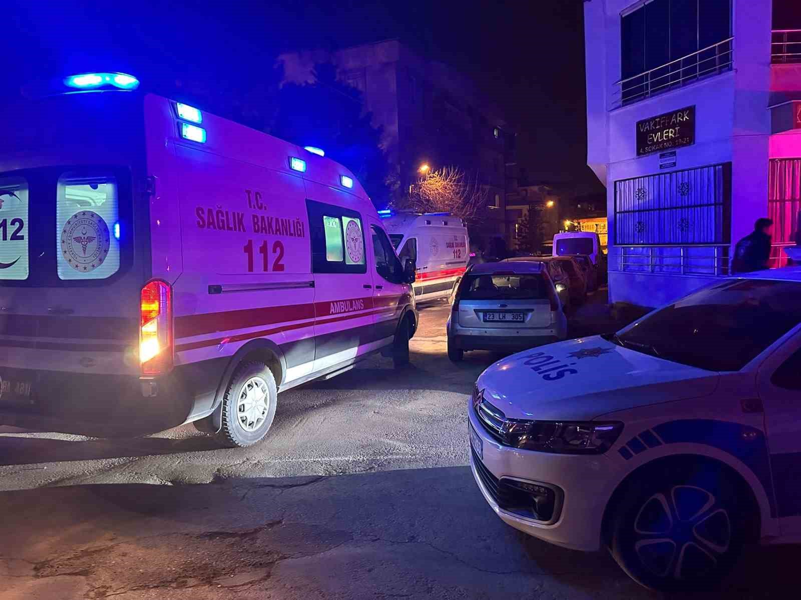 Malatya’da esnaf ile müşteri tartışması kanlı bitti: 3 yaralı
