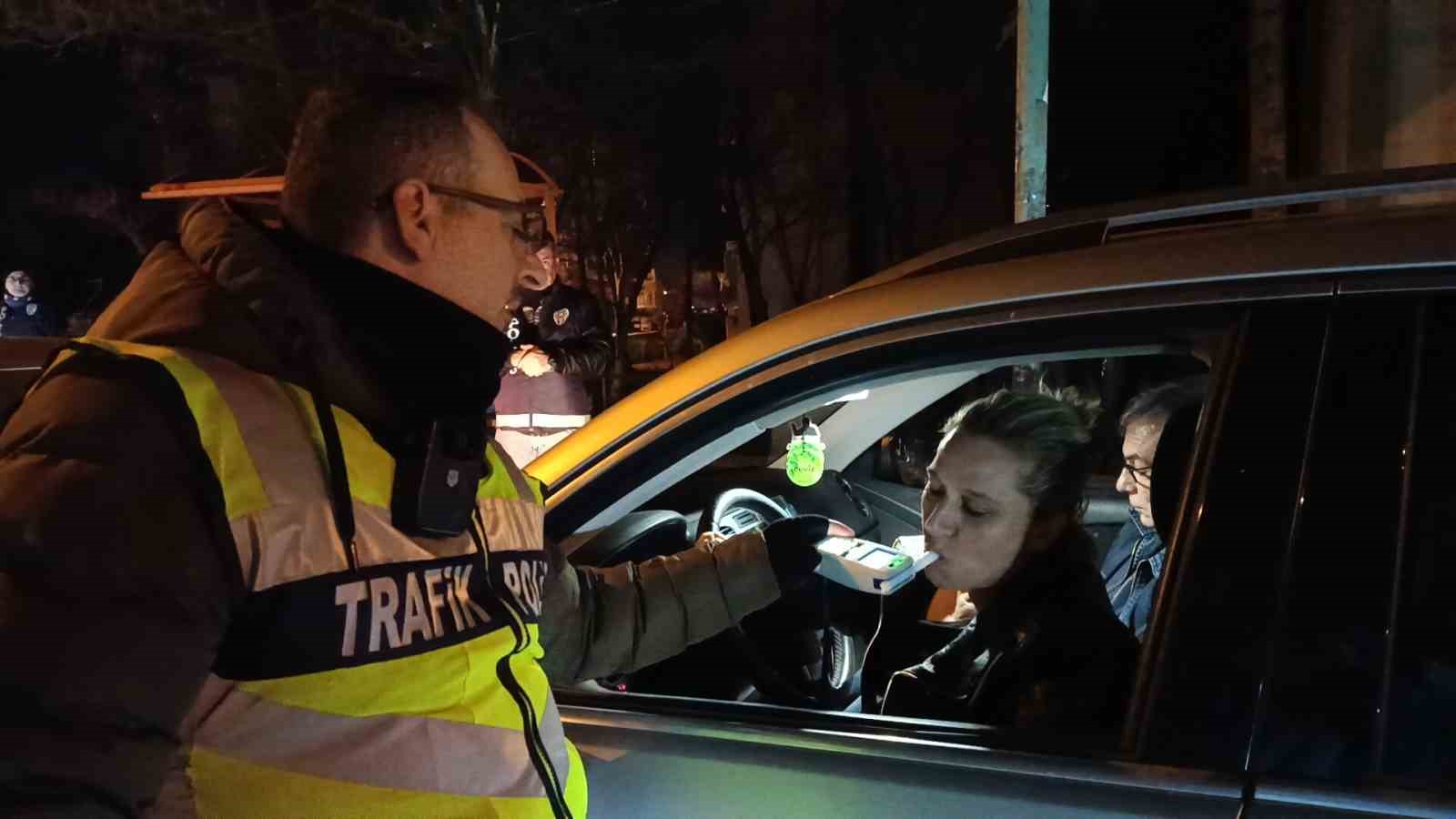 Edirne polisinden yılbaşı öncesi sıkı denetim
