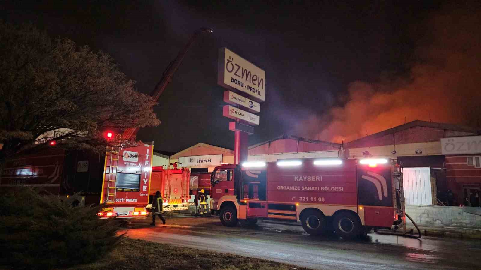 Kayseri’deki fabrika yangını 3 saatte söndürüldü
