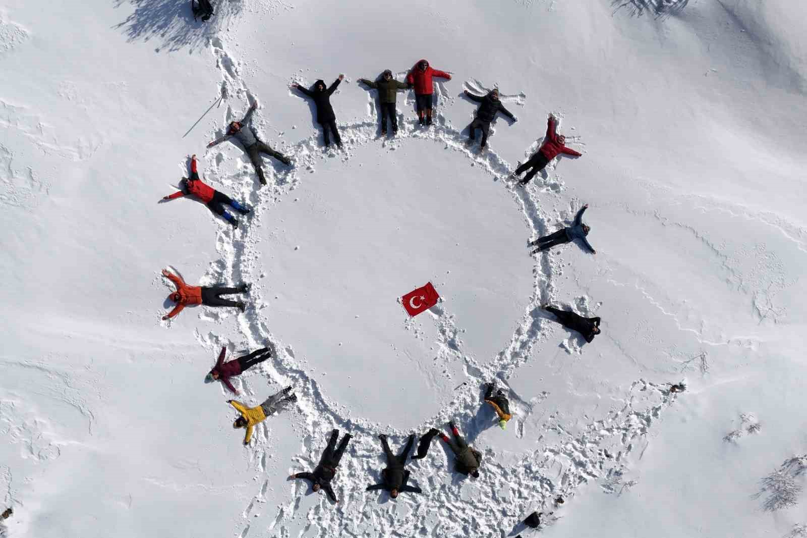 Tohtamur Yaylasında masalsı kış yürüyüşü
