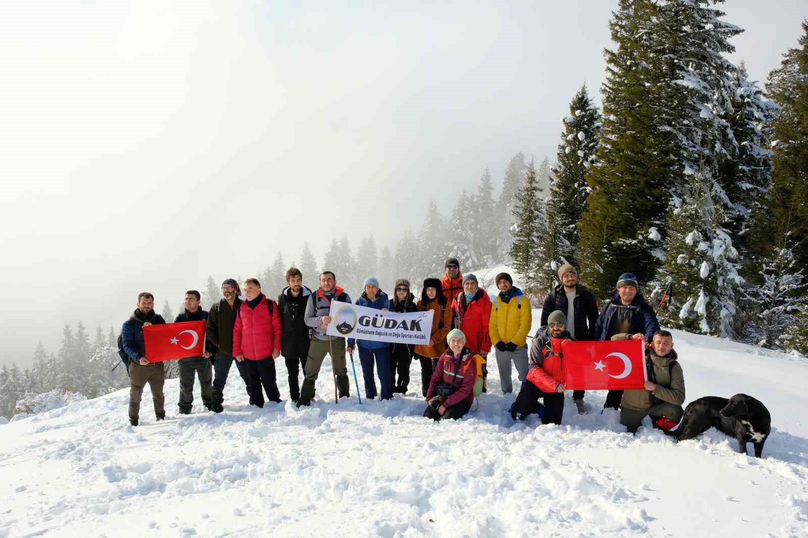 Tohtamur Yaylasında masalsı kış yürüyüşü
