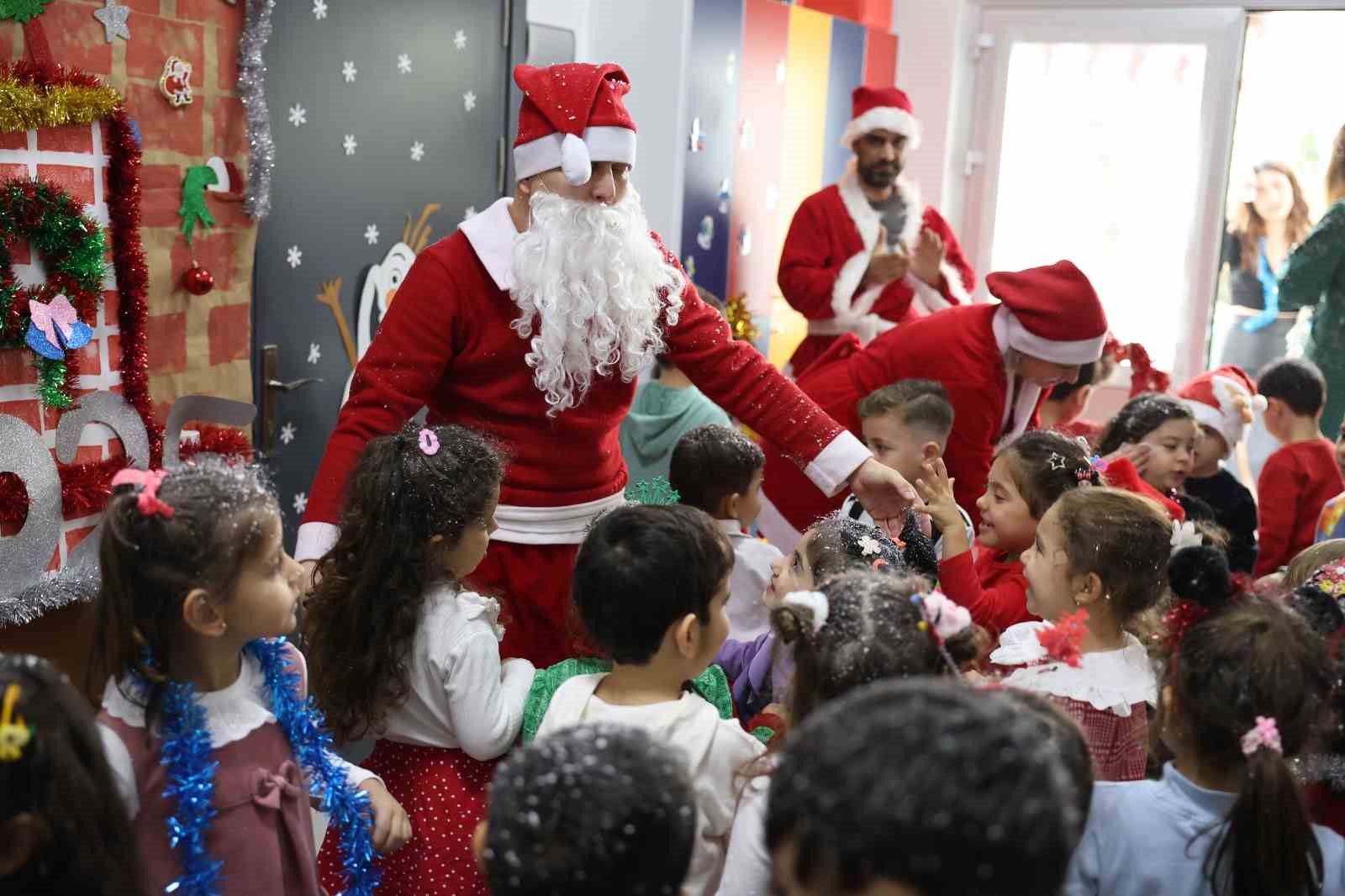 Başkan Çerçioğlu, yeni yılda minikleri unutmadı
