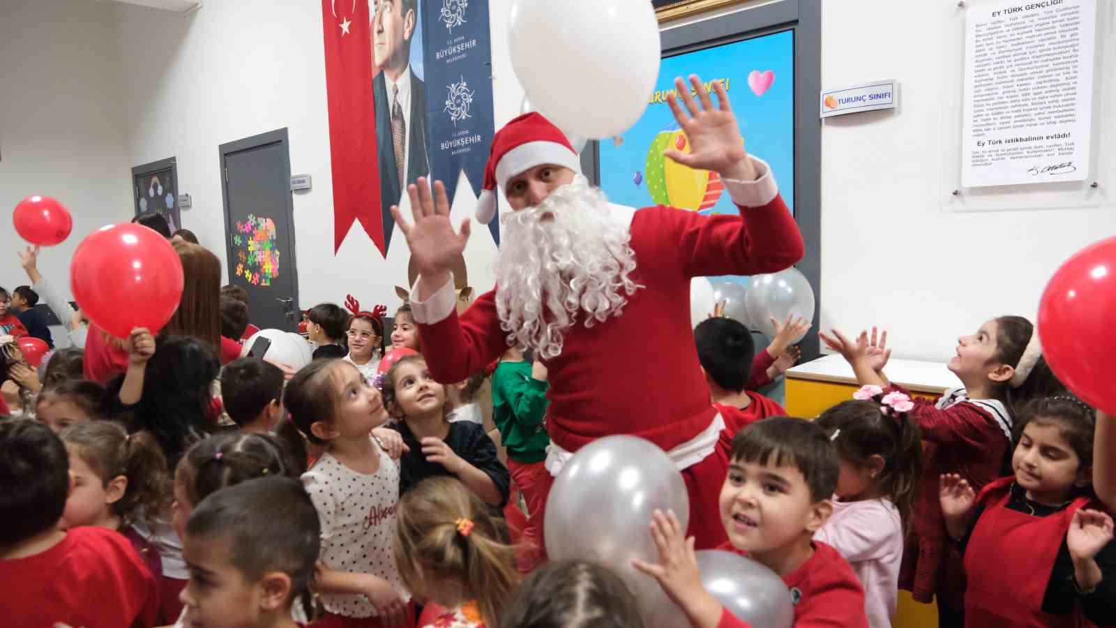 Başkan Çerçioğlu, yeni yılda minikleri unutmadı
