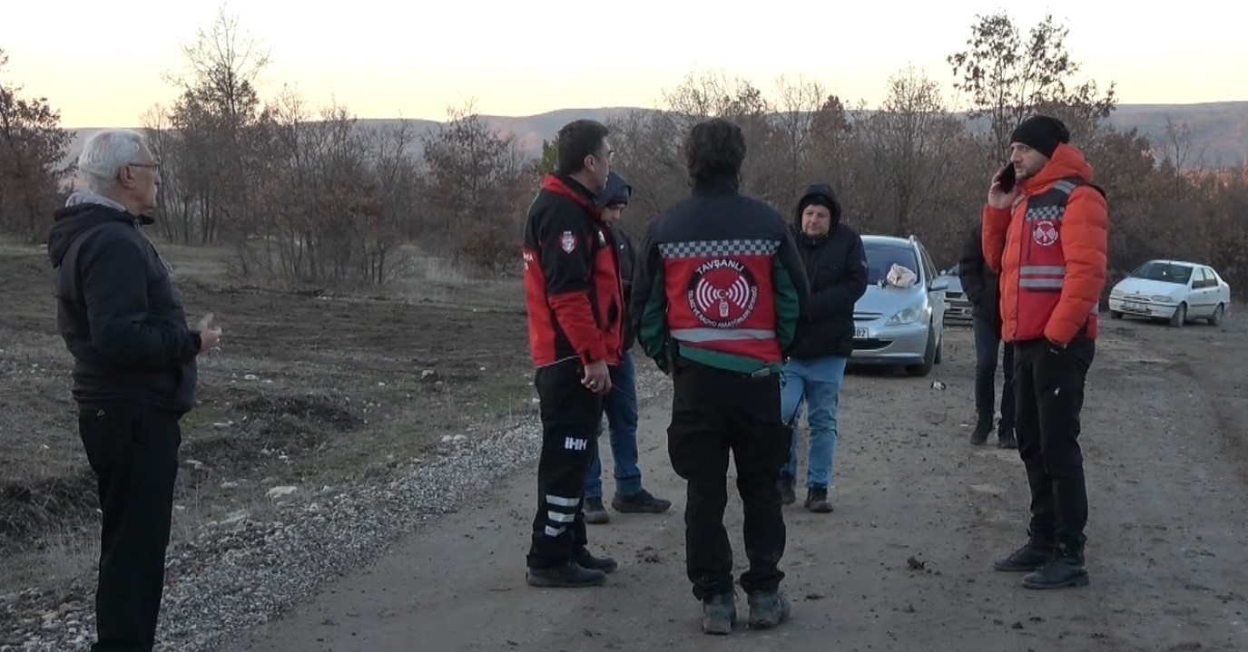 Tavşanlı’da kayıp yaşlı adamı arama çalışmaları sürüyor
