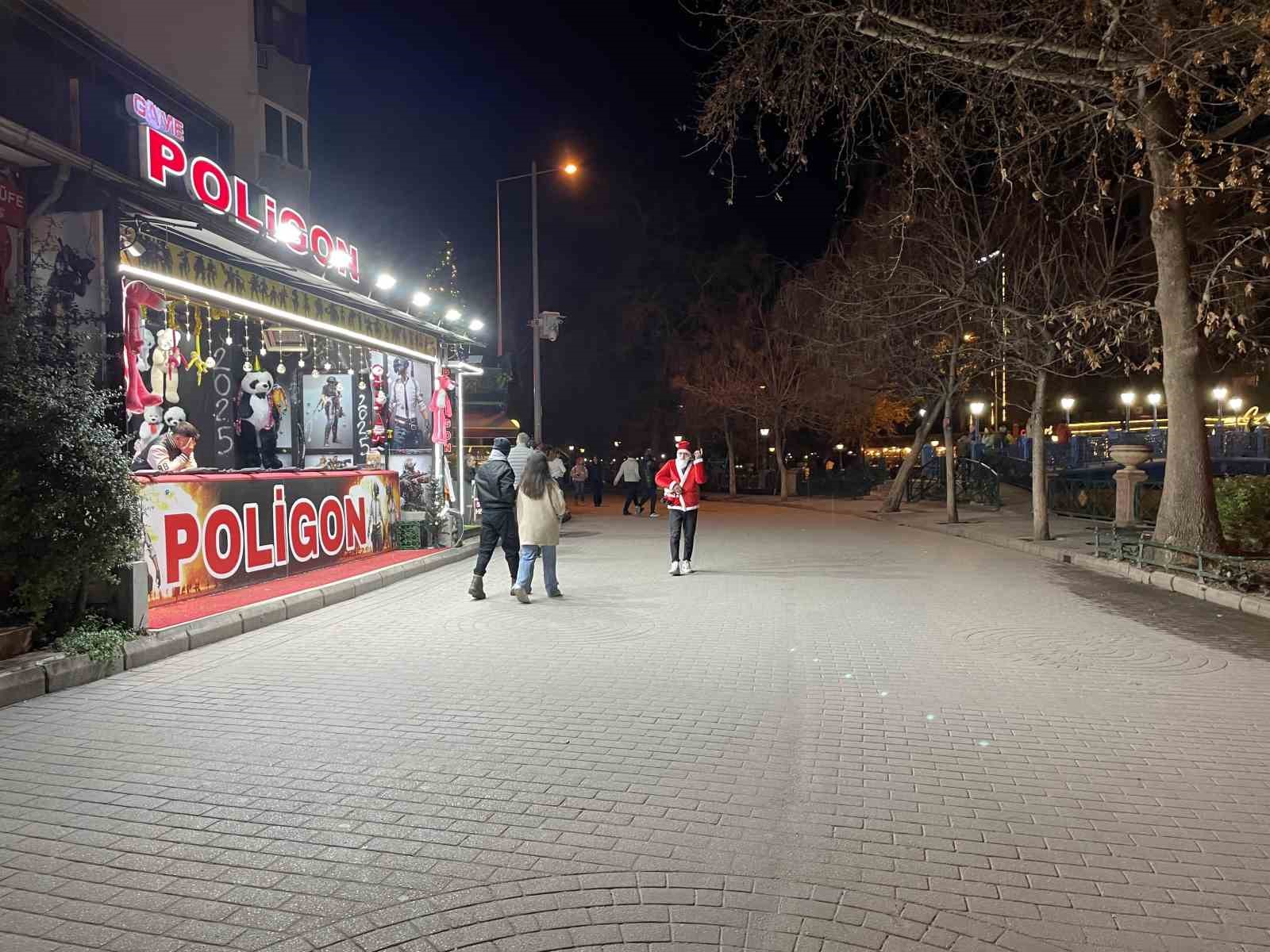 Yılbaşı öncesi kent merkezinde beklenen yoğunluk oluşmadı
