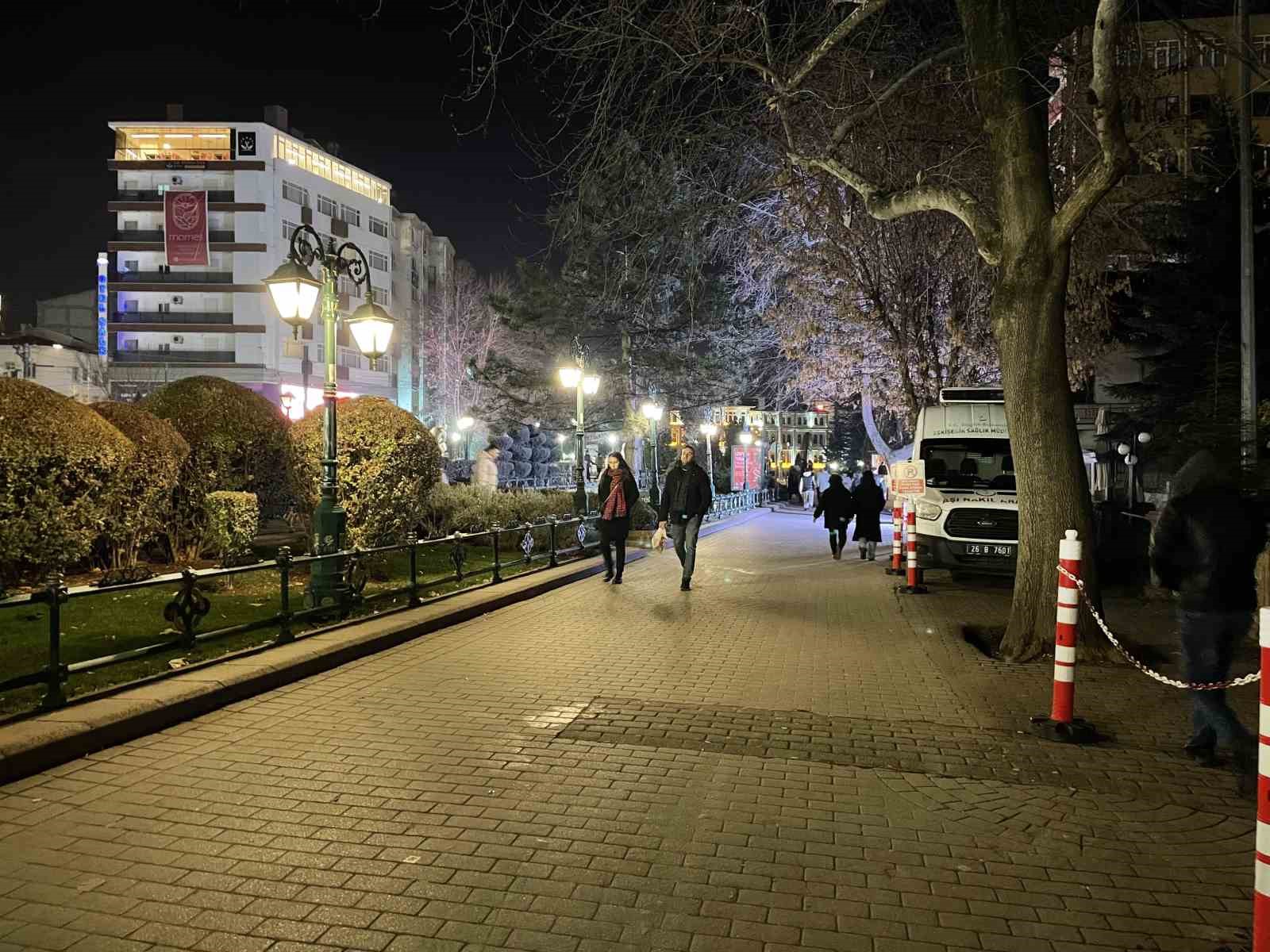 Yılbaşı öncesi kent merkezinde beklenen yoğunluk oluşmadı
