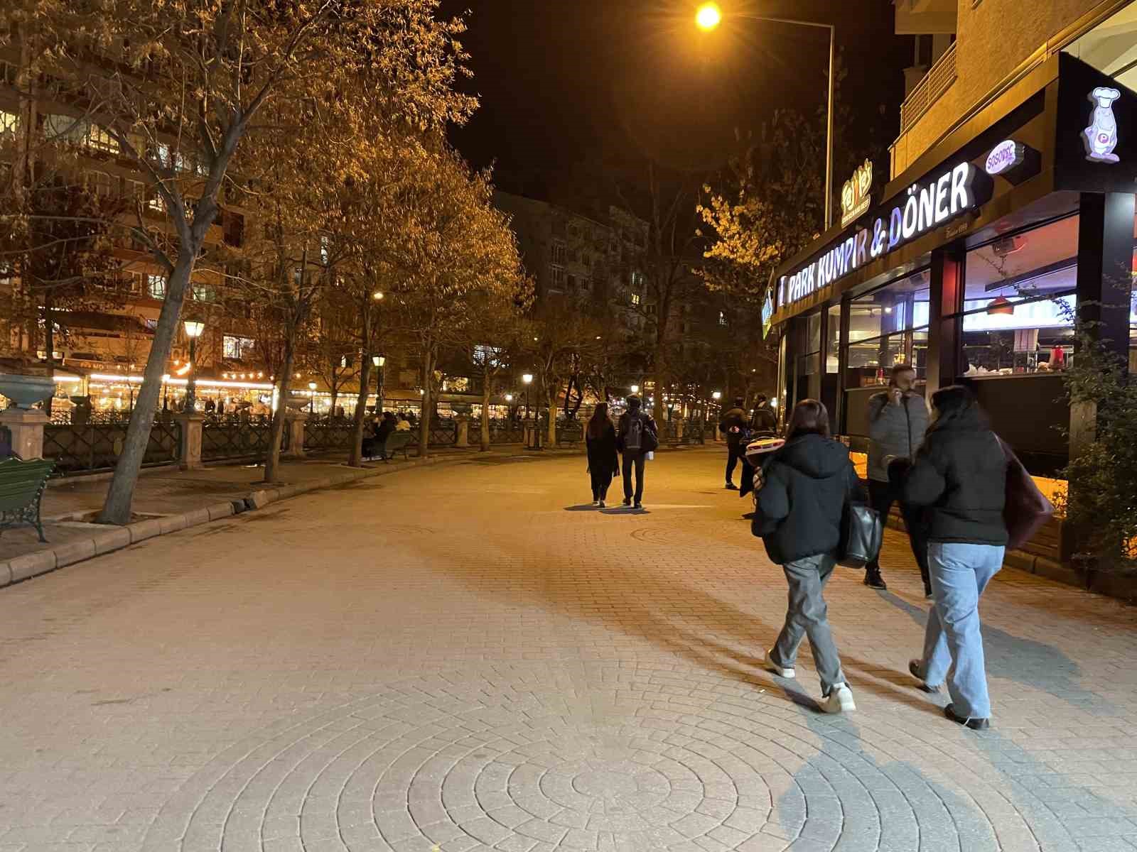 Yılbaşı öncesi kent merkezinde beklenen yoğunluk oluşmadı
