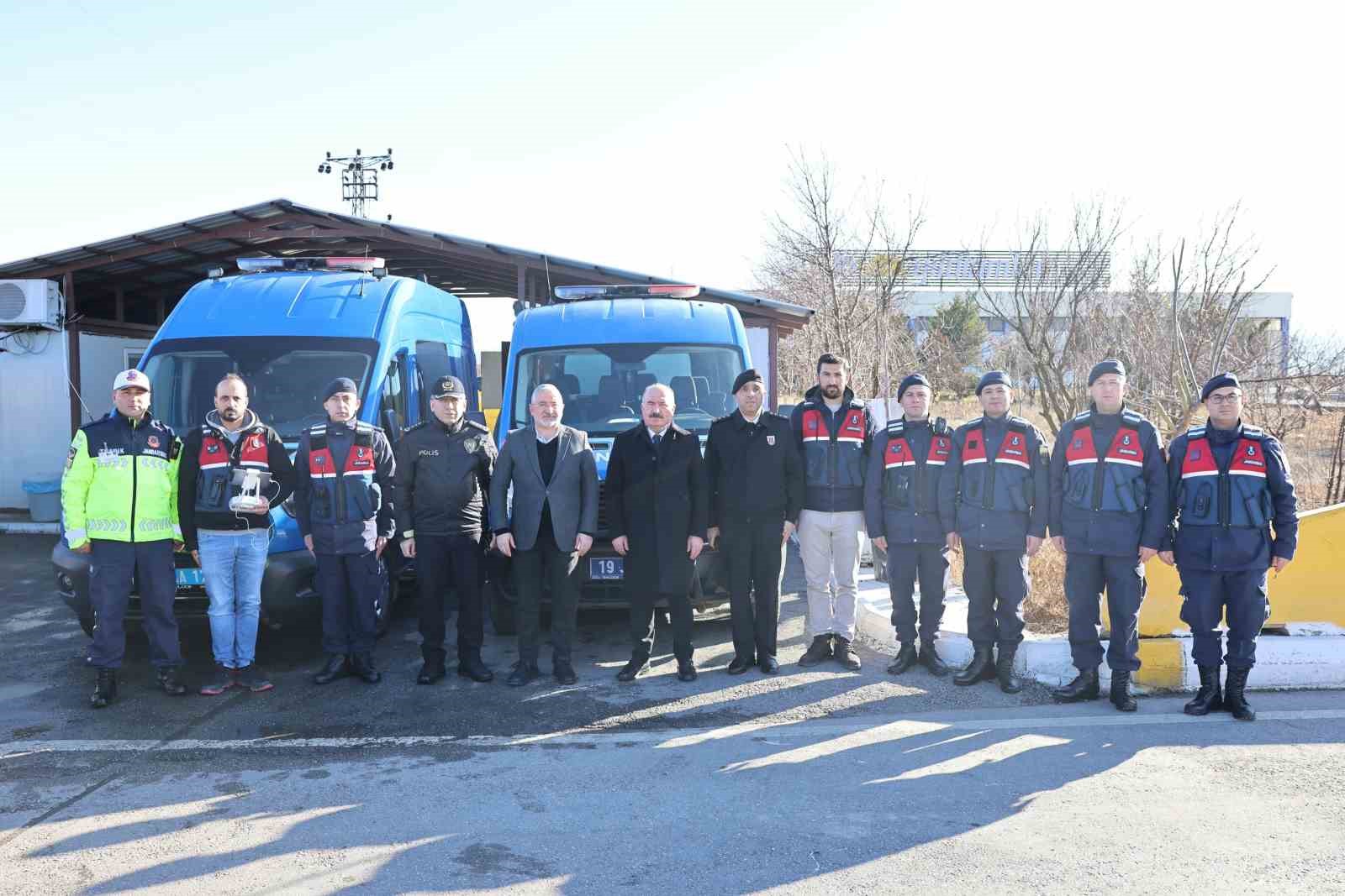 Vali Çalgan ve Başkan Aşgın, yılbaşı öncesi ekipleri yalnız bırakmadı
