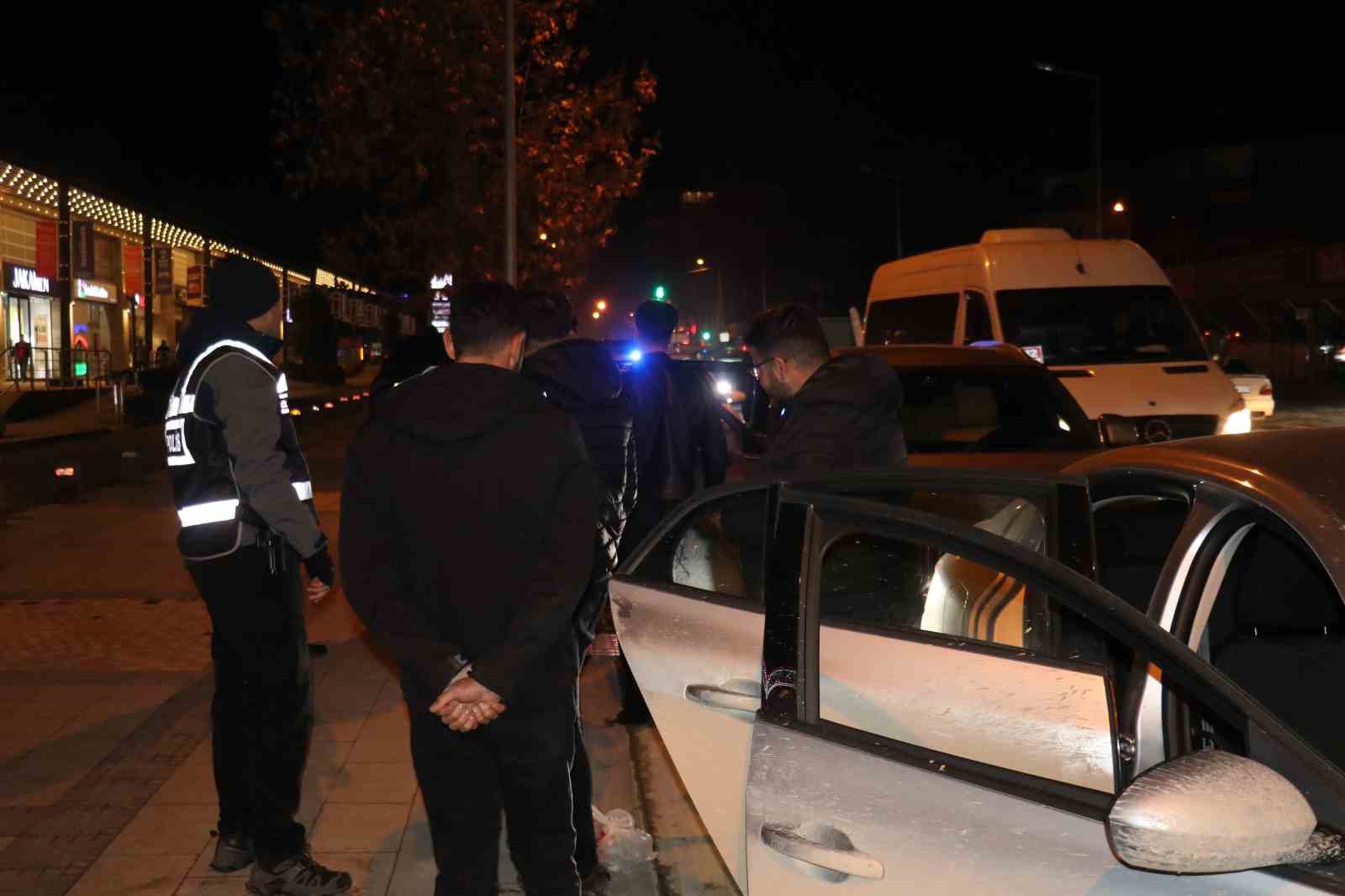 Malatya’da polis ekipleri yılbaşı denetiminde
