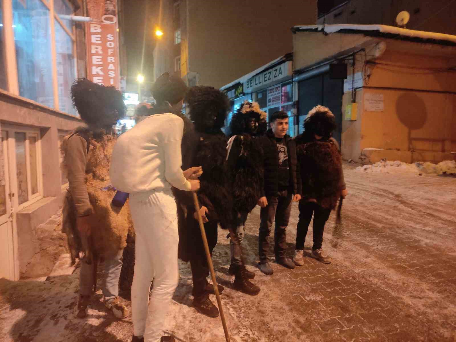 Ardahan’ın asırlık geleneği yılbaşında tekrar yaşatıldı
