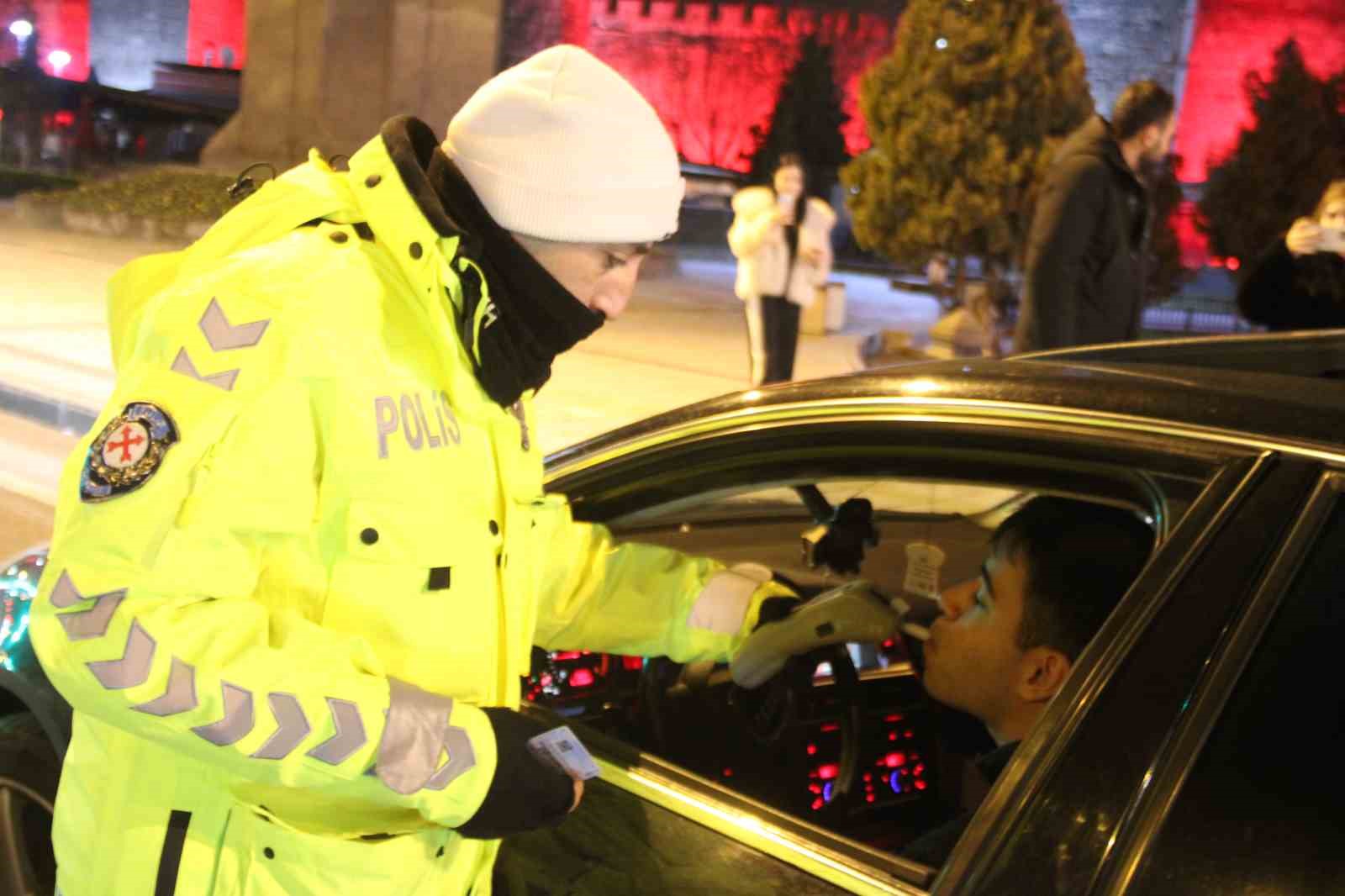 Kayseri’de yılbaşında araç ve yayalar denetlendi
