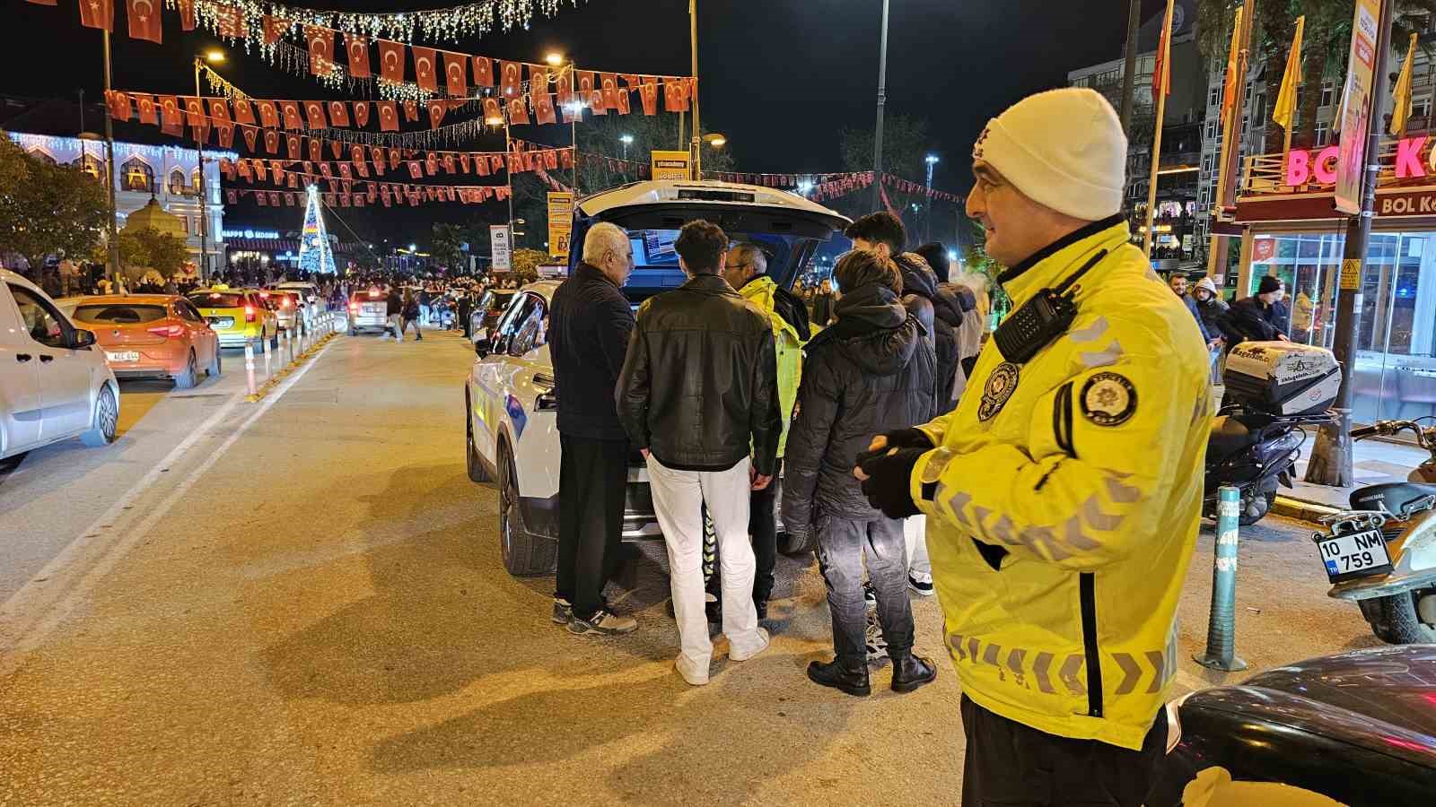 Balıkesir’in ilk trafik cezası ehliyetsiz sürücüye kesildi
