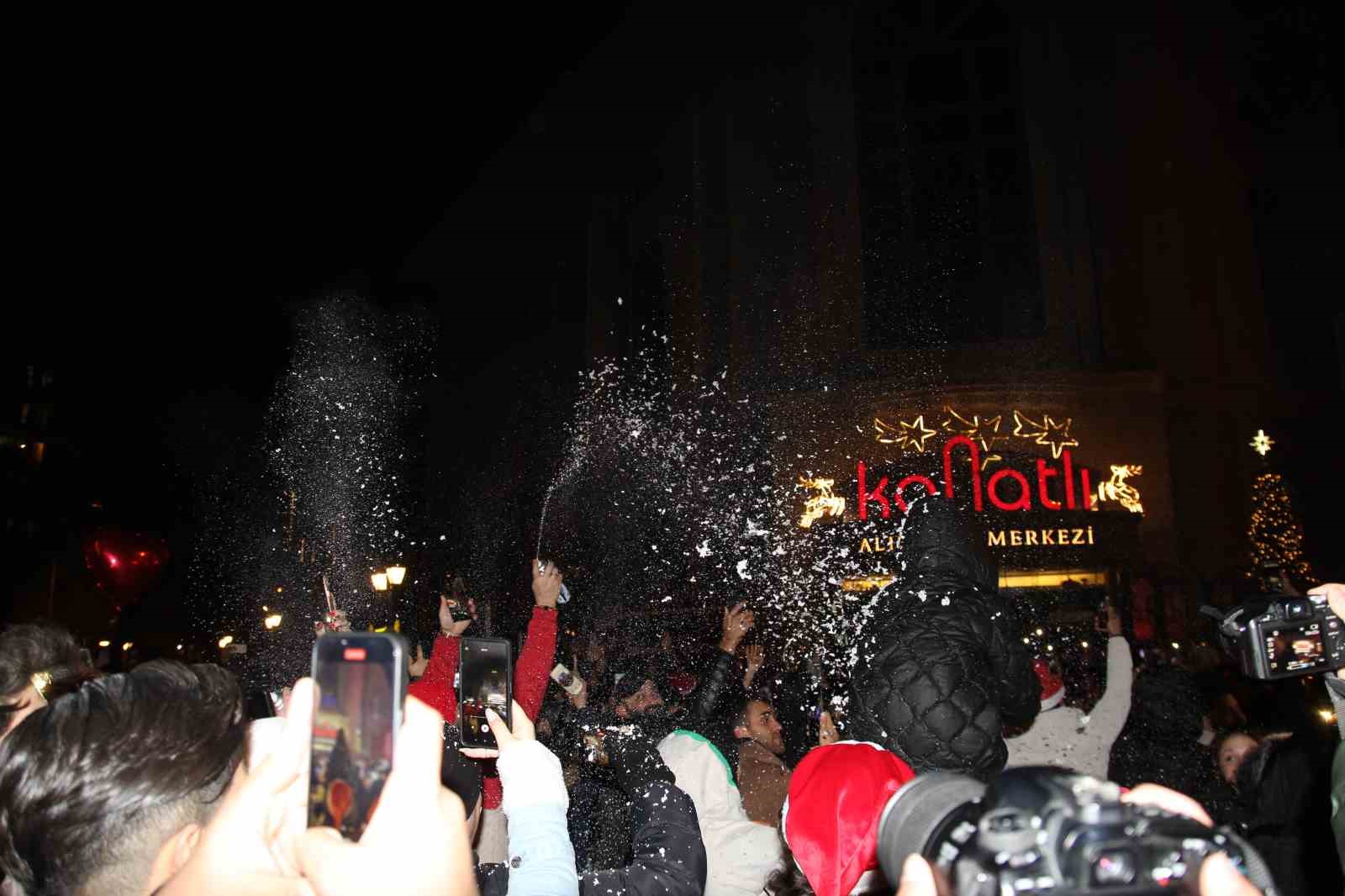 Eskişehir’de yılbaşı coşkuyla kutlandı
