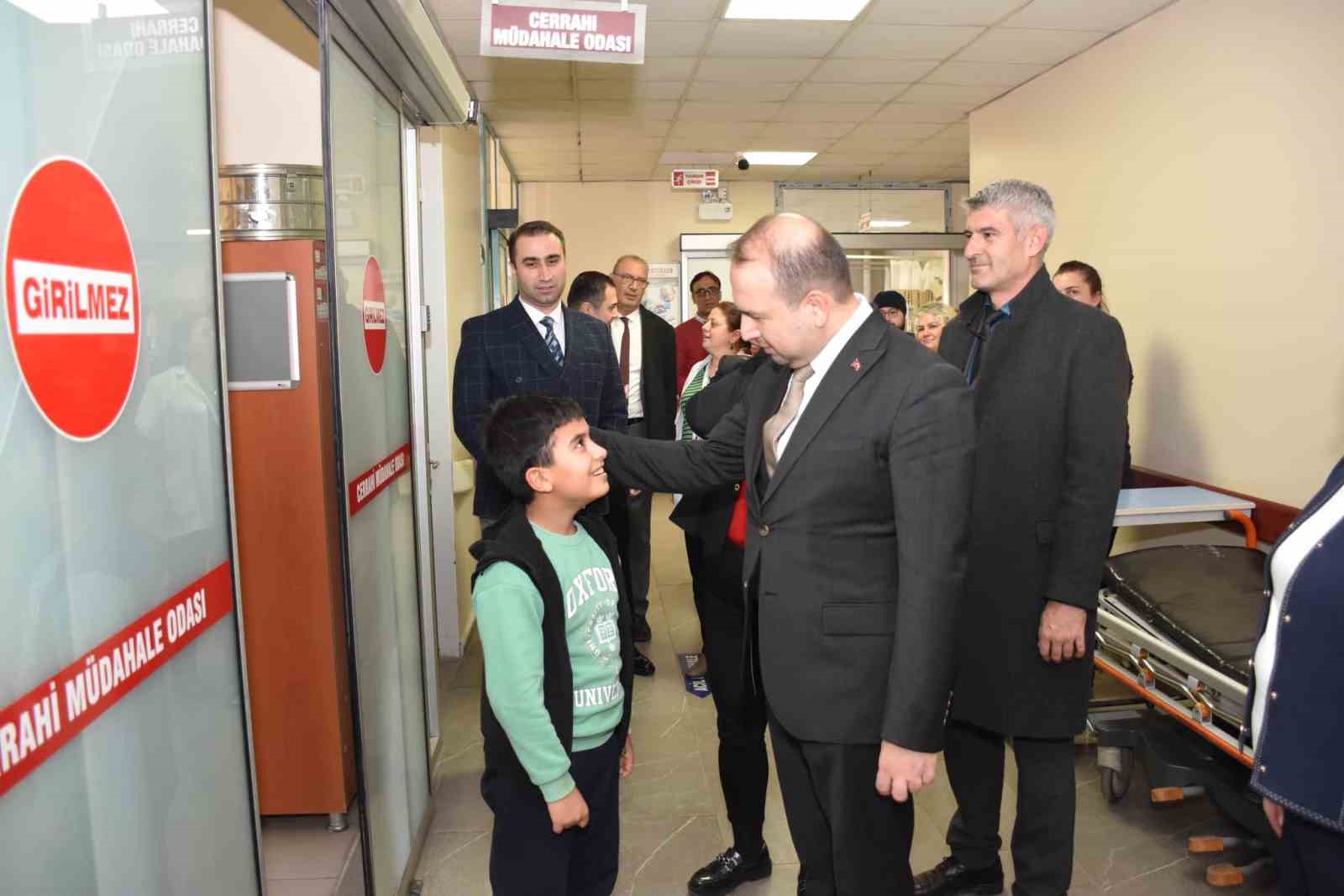 Aydın İl Sağlık Müdürü Şenkul, sağlık çalışanlarının yeni yılını kutladı
