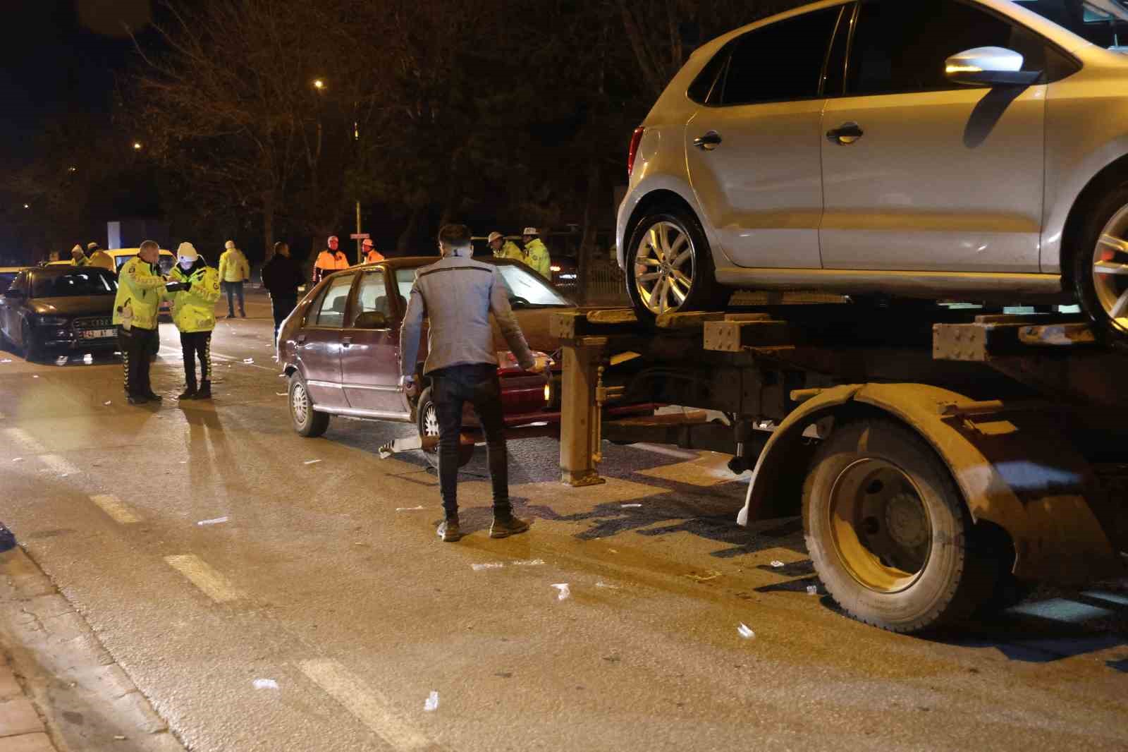 Alkollü sürücü ile yer değiştirdi, fark edip asıl sürücüye ceza kesen polise “İtiraz etmiyoruz ayıp” dedi
