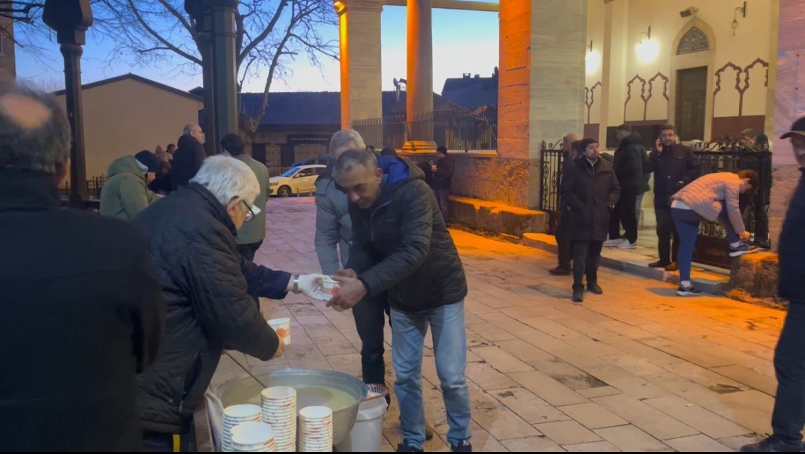 Yılın ilk sabah namazında binlerce vatandaş Ulucami’ye akın etti
