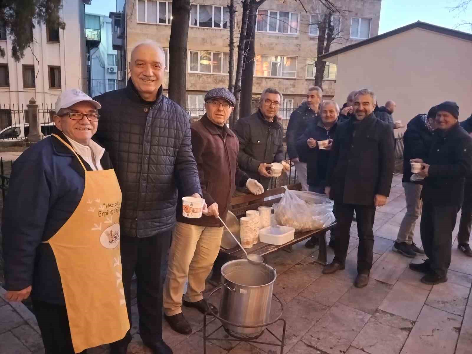 Yılın ilk sabah namazında binlerce vatandaş Ulucami’ye akın etti
