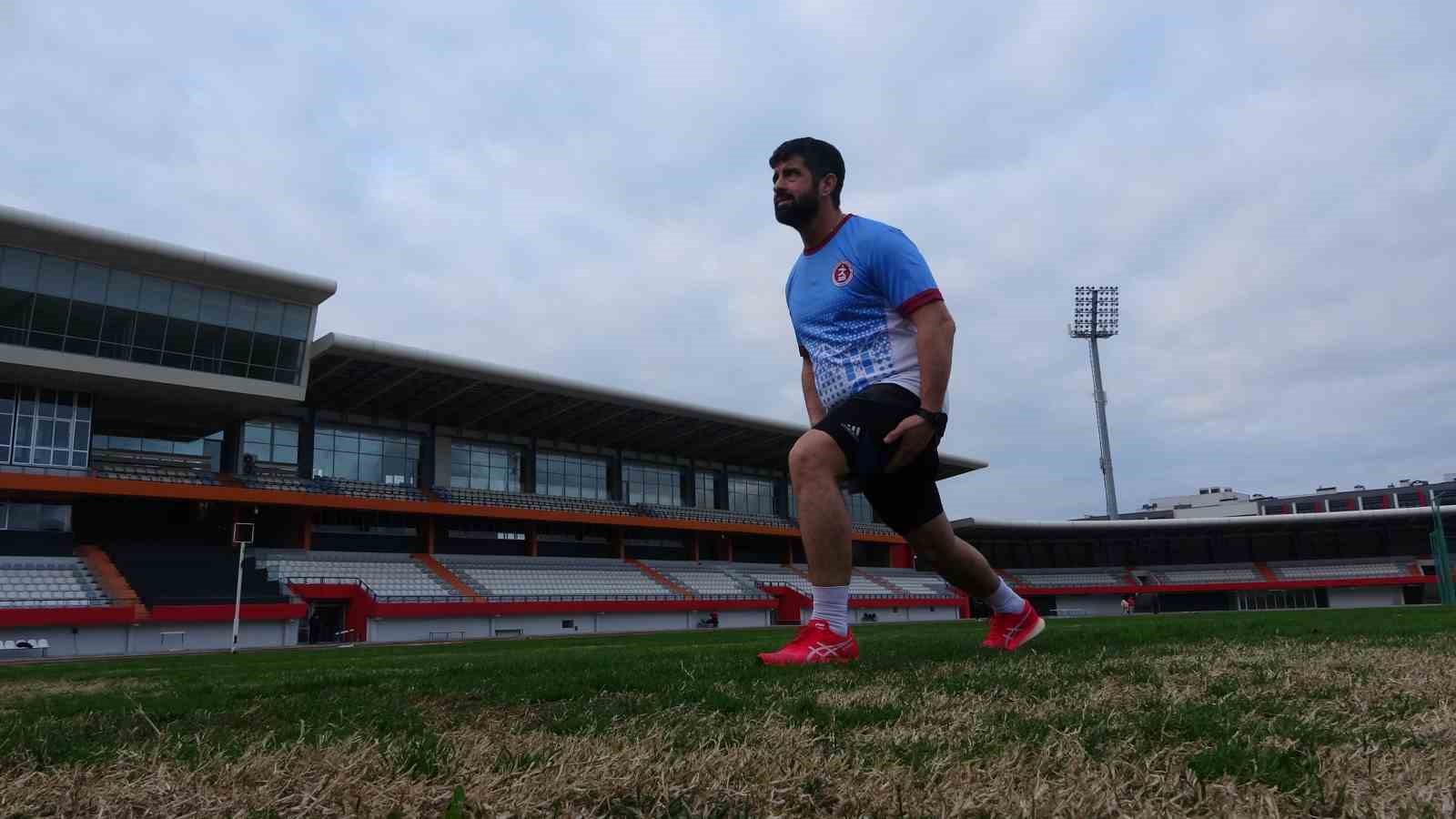 25 yıl önce izlerken ölümden döndüğü maratonda bu kez kendi koşacak
