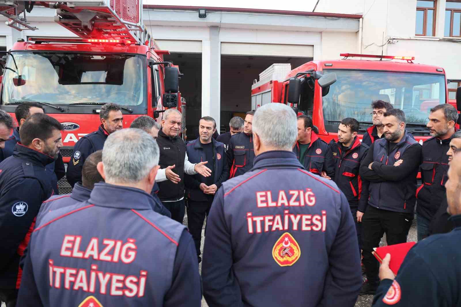 Türkiye’nin en uzun süre itfaiye müdürlüğünü yapan Başgün, emekliye ayrıldı
