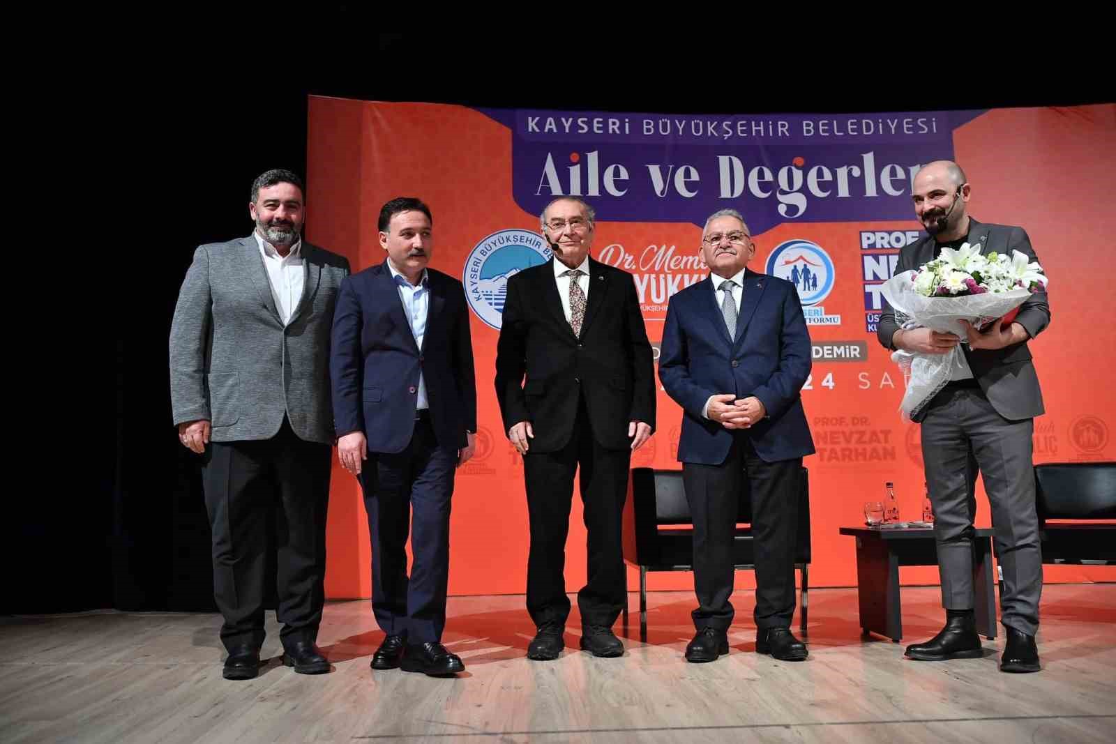 Başkan Büyükkılıç, Aile ve Değerler Konferansı’na katıldı
